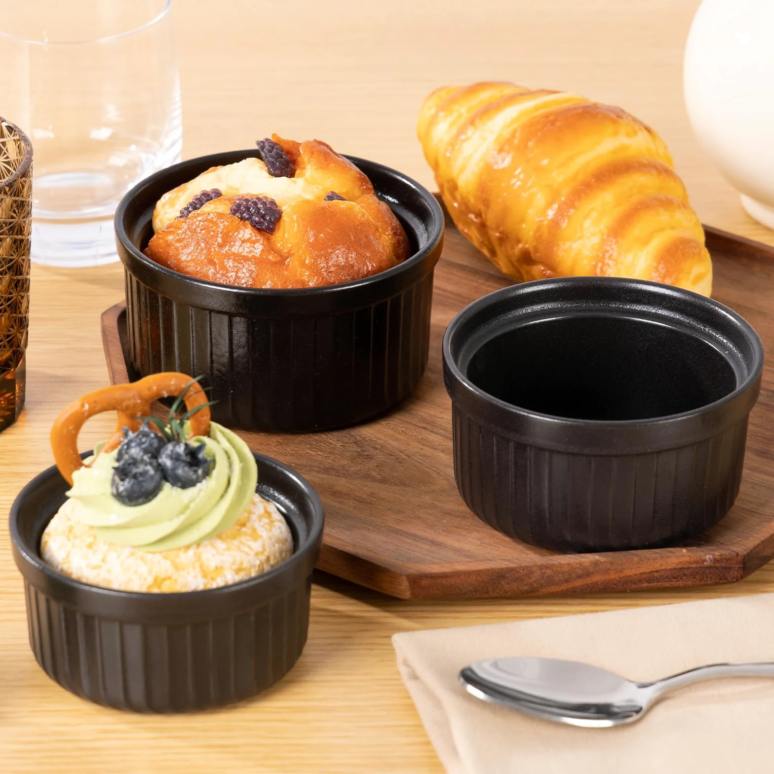 Yachi Ramequines de cerámica de 6 onzas, juego de 6, Ramekin de porcelana, apto para horno, soufflé de gres, soufflés para hornear, crema brulées, natillas, pudines, apto para horno y lavavajillas