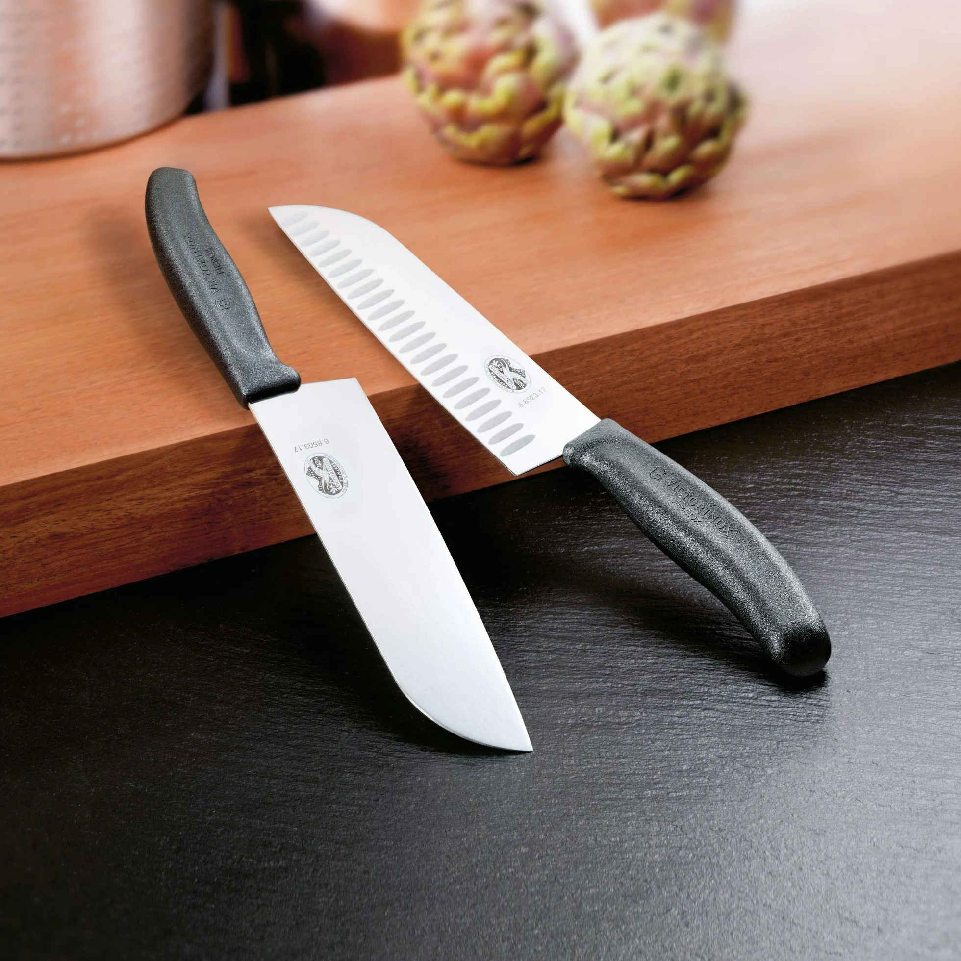 Victorinox Swiss Classic, Cuchillo Santoku, Cuchillo de cocina, Filo recto, Hoja extra afilada, Apto para lavavajillas, Acero inoxidable, Negro