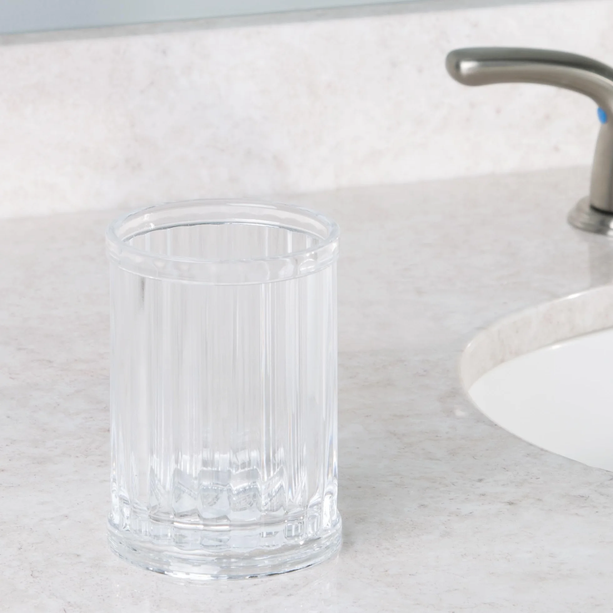 iDesign, Alston, Vaso de acrílico, para tocadores de cuartos de baño, Claro