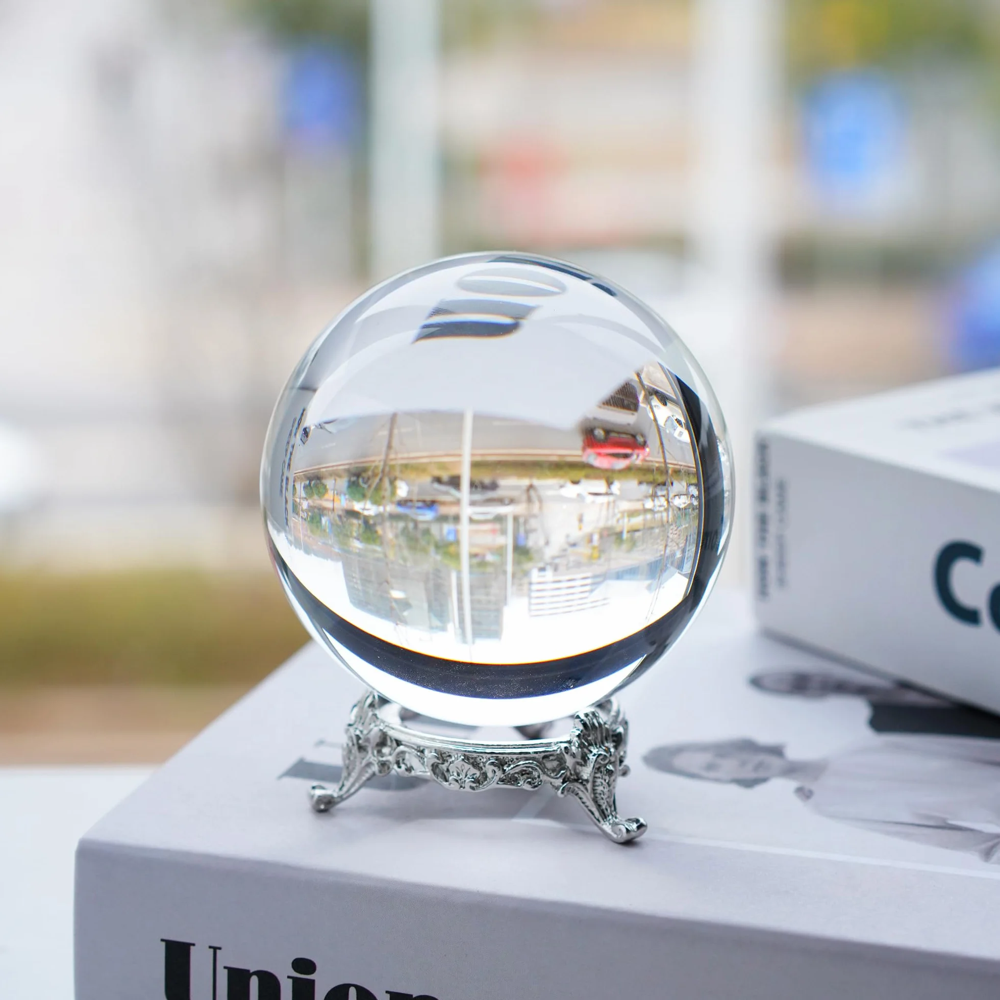 QFkris Bola de Cristal Transparente de 80 mm con Soporte para adivinación de adivinación, Esfera de Cristal para Magia, Bola Decorativa de 3.1 Pulgadas para fotografía de Lentes, Feng Shui