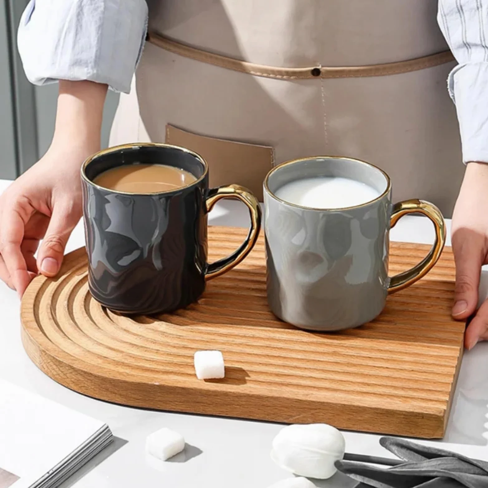 Taza con borde dorado y asa, tazas de café de cerámica, taza de té, leche, jugo, agua, regalo for pareja en casa, 2 uds. Para Boda(Light-grey)