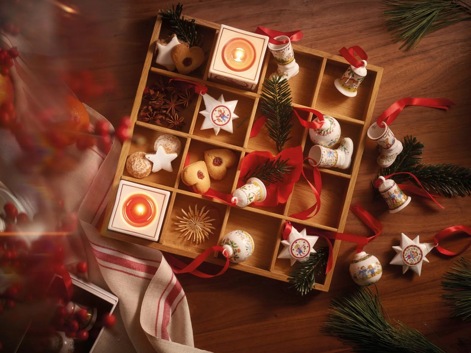 Hutschenreuther Serie Coleccionable 2024 Luces navideñas Campana de Porcelana