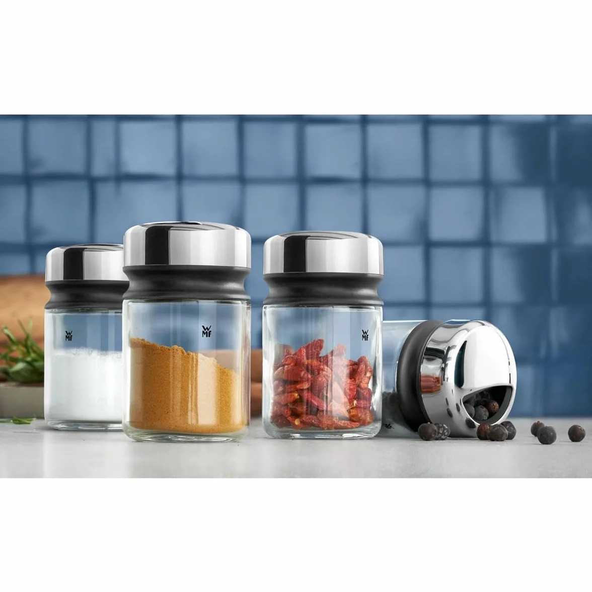 WMF Depot - Juego de 4 Piezas Botes de Especias de 100ml y Tapa de 4 posiciones Tarro de Especias de Vidrio y Acero Inoxidable Cromargan, Apto para lavavajillas