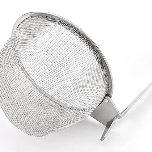Colador El colador es un colador de Acero Inoxidable con un tamiz de Malla con un Mango Largo Que se Puede Usar en la Cocina de la casa.