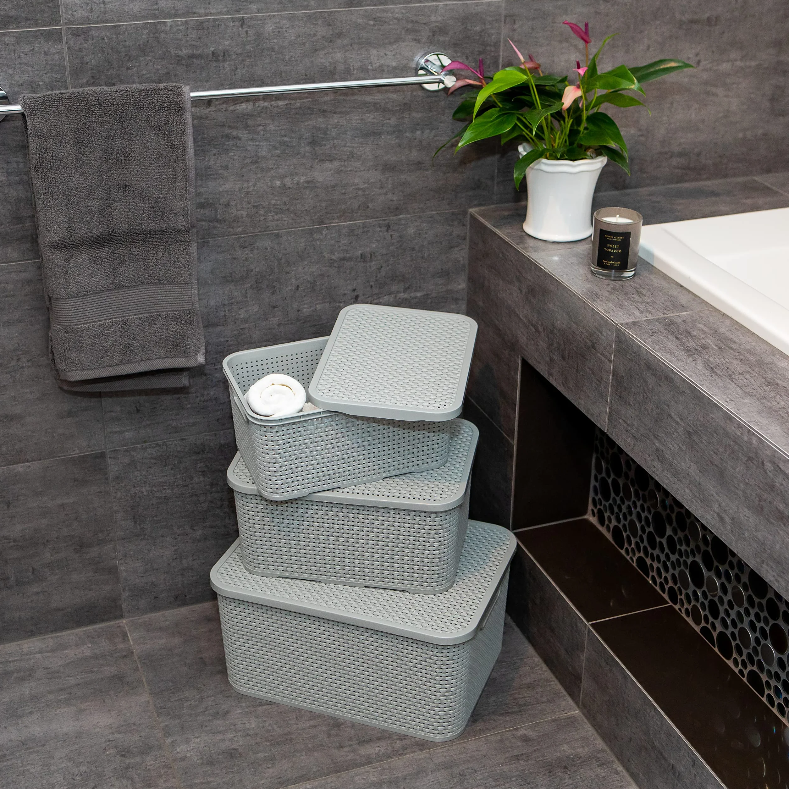BranQ - Home Essential Cesta universal y multifuncional en diseño de ratán, tamaño S 7 L, sin bisfenol A, plástico polipropileno, gris claro, 28,5 x 19,5 x 12,9 cm