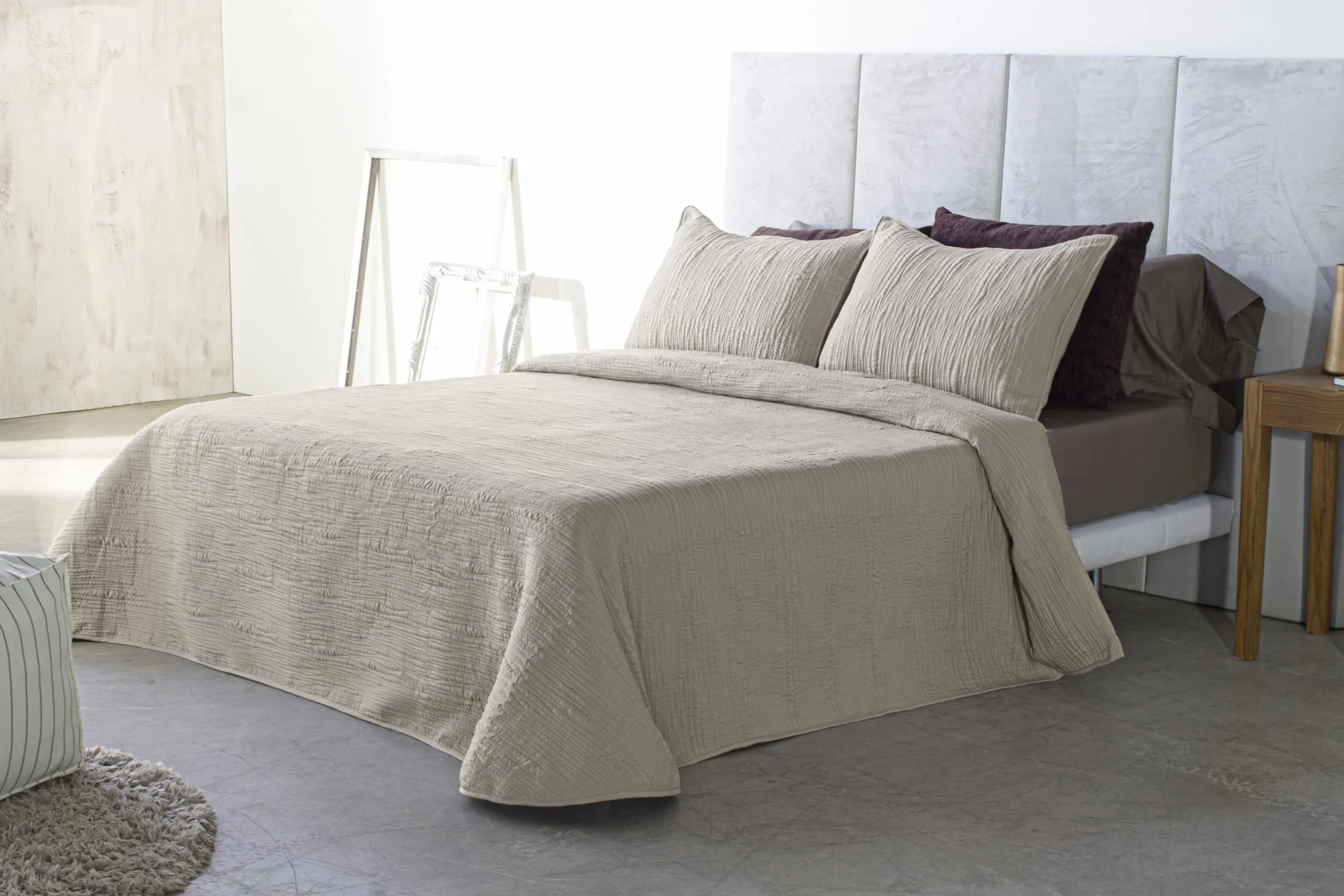 Colcha Boutí Bordada Entretiempo con Fundas de Cojín Baial Acolchado Fino 120 g m² Tacto Suave Microfibra Prewashed Cama 90 105 135 150 180 Reig Martí (Beige, Cama 90cm)