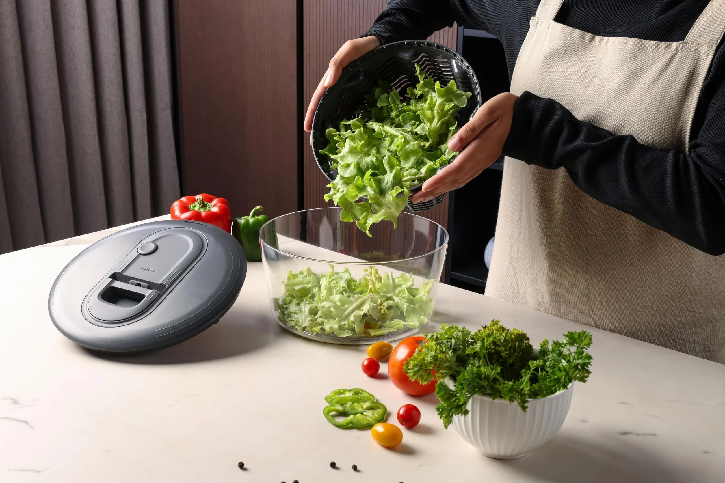 Zyliss Easy Spin Clásico Centrifugadora Lechuga Pequeña 3,5 L, Tecnología AquaVent™, Cuerda y Botón de Parada, Salida de Drenaje, Antideslizante, Sin BPA, Escurridor de Lechuga, Ensalada, Gris