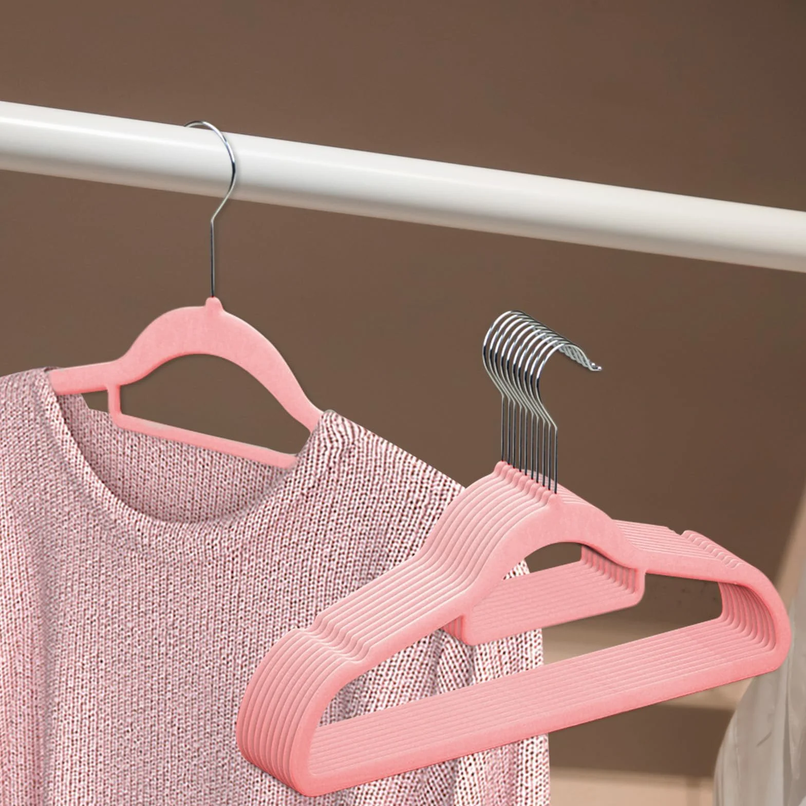 Perchas antideslizantes de terciopelo resistente para ropa pesada, giro que ahorra espacio, sin rastro, paquete de 10 unidades para armario, lavandería y habitación de estudiantes