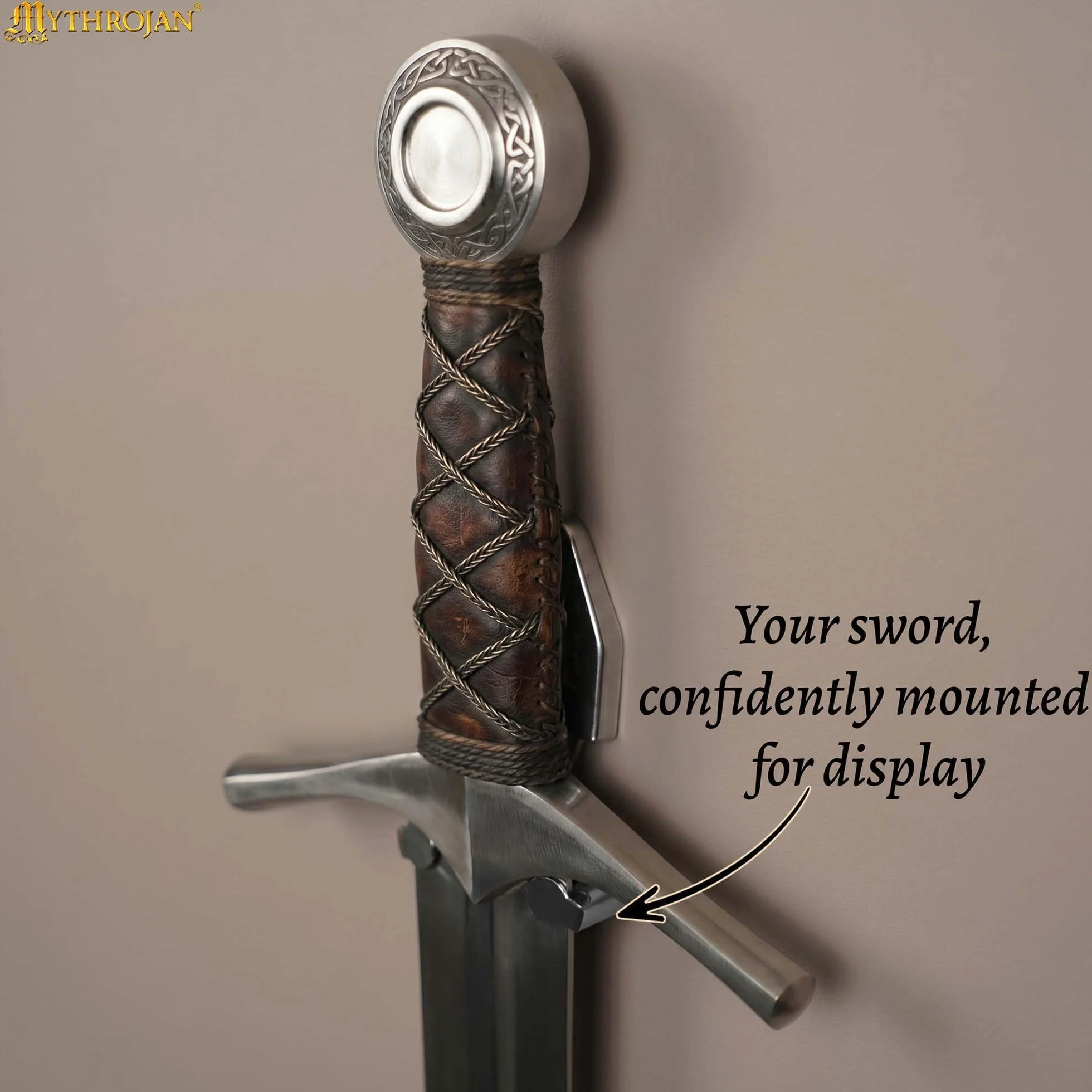 Mythrojan Soporte de pared universal de metal plateado grande para espada individual