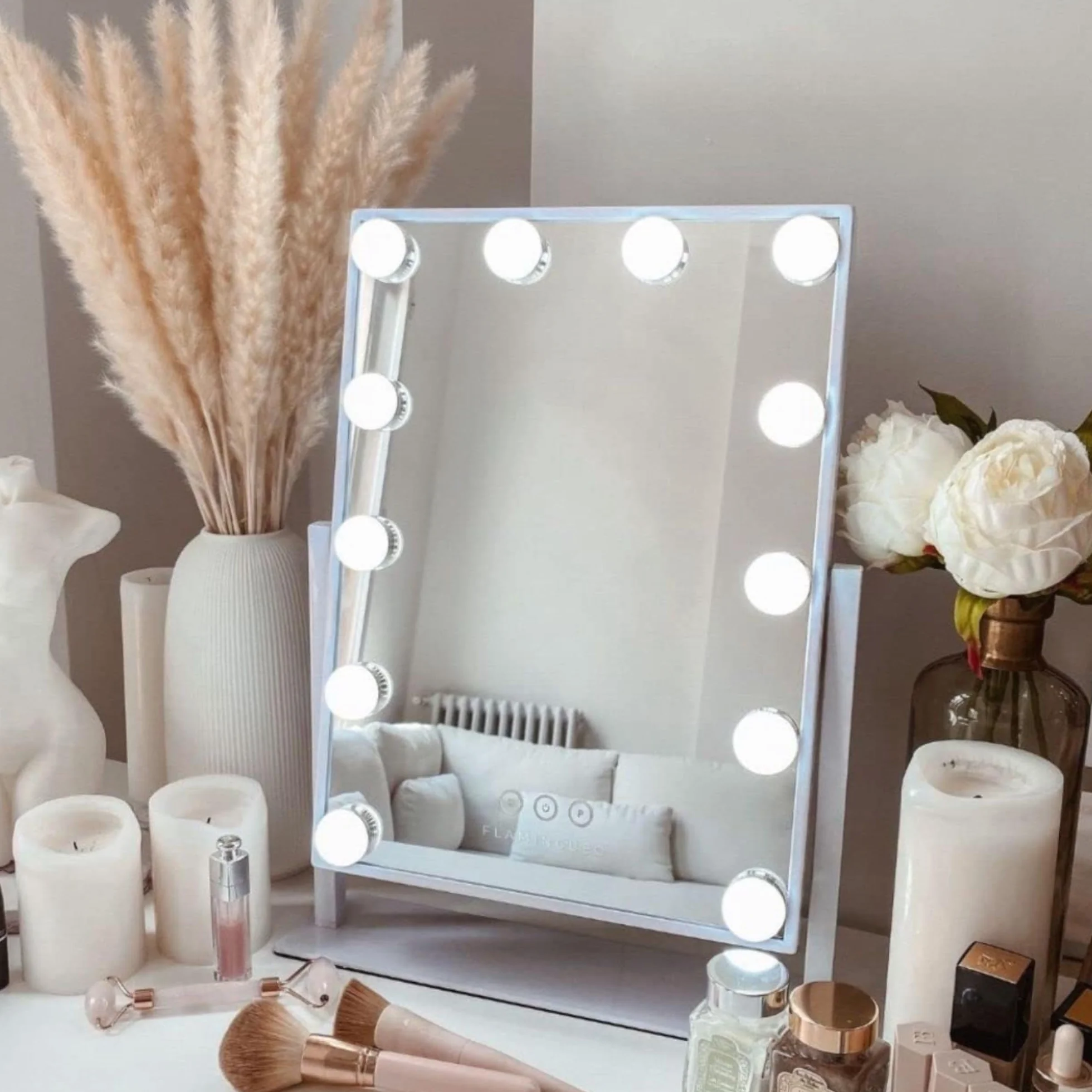 Espejo de Maquillaje con Iluminación LED, 15 Bombillas, 3 Modos de Luz, Control Táctil, USB Recargable, Aumento