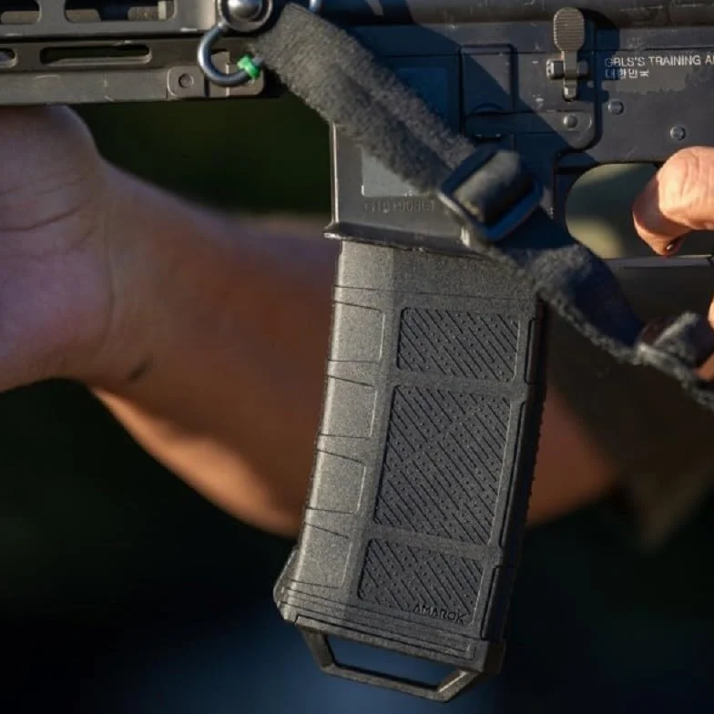 Cargador de Airsoft mid-cap, 250 bolas, Polímero Negro blue, Compatible con M4/M16. A6. Alta capacidad sin ruleta y sin sonido, de polímero de alta resistencia, fácil carga y alimentación constante