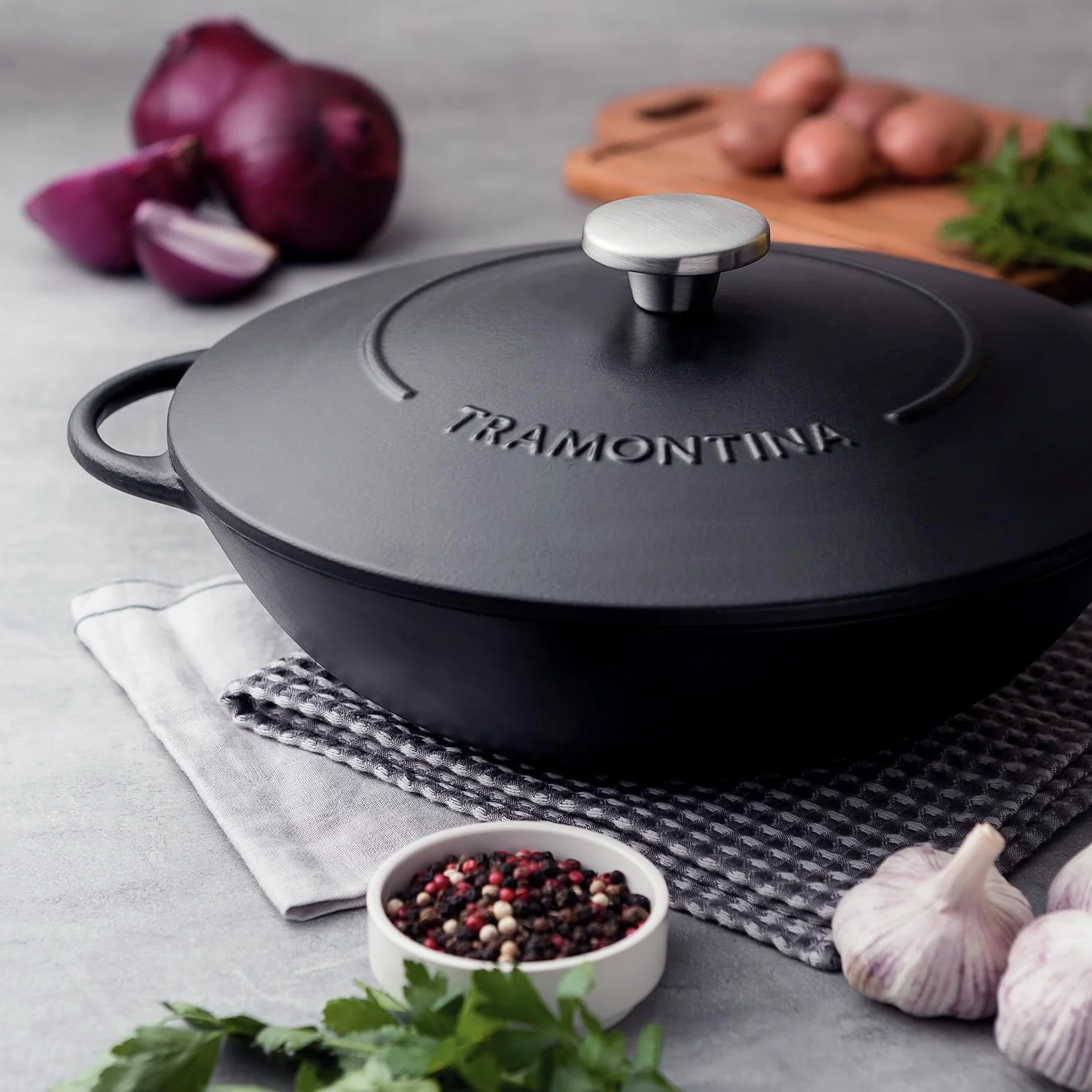 Tramontina Wok de Hierro Fundido Esmaltado Negro 32 cm 5L