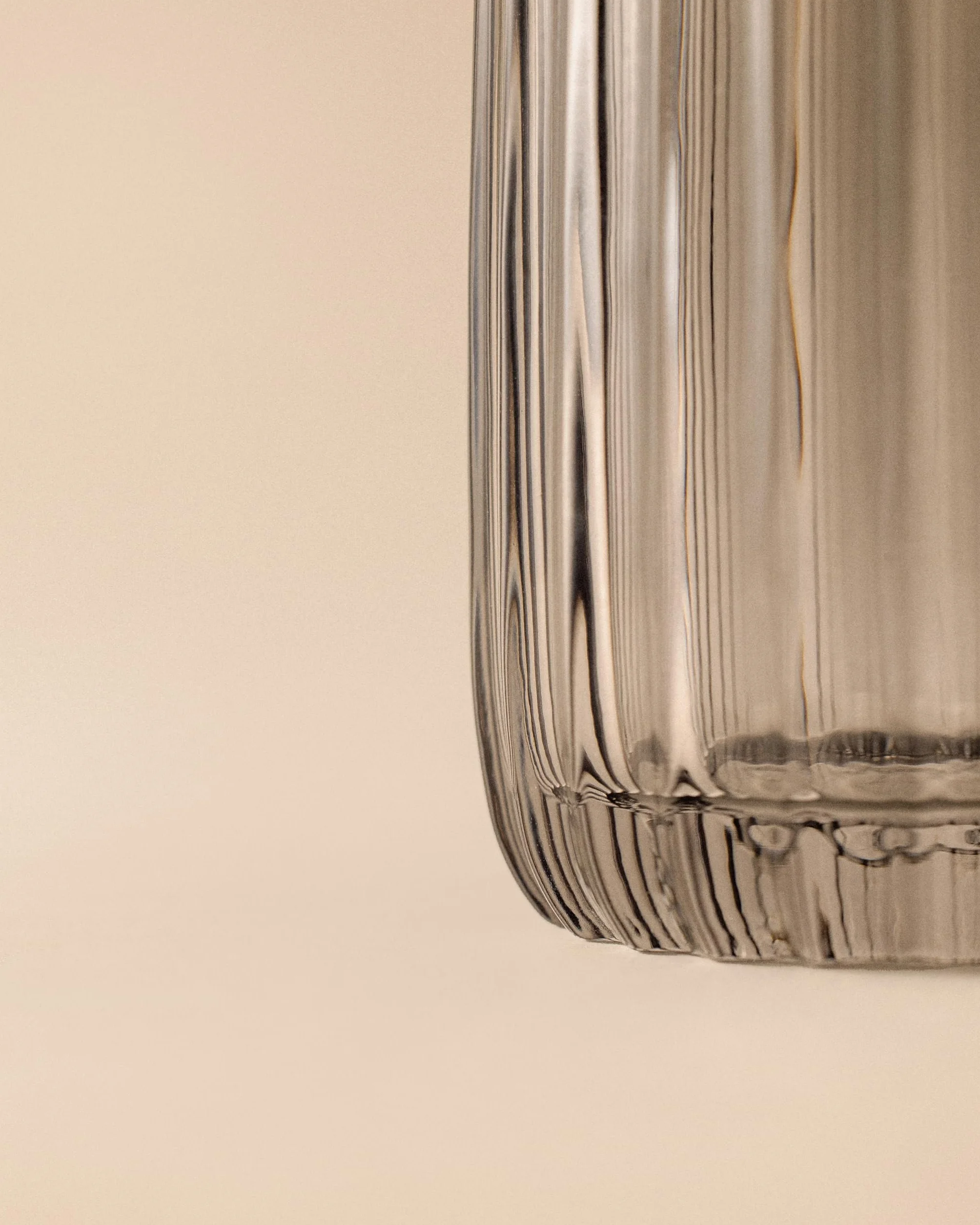 Cosmic Lido Vaso Portacepillos para Encimera de Baño con Diseño Contemporáneo y Circular. Soporte para Cepillos de Dientes de Cristal de Color Smokey Grey