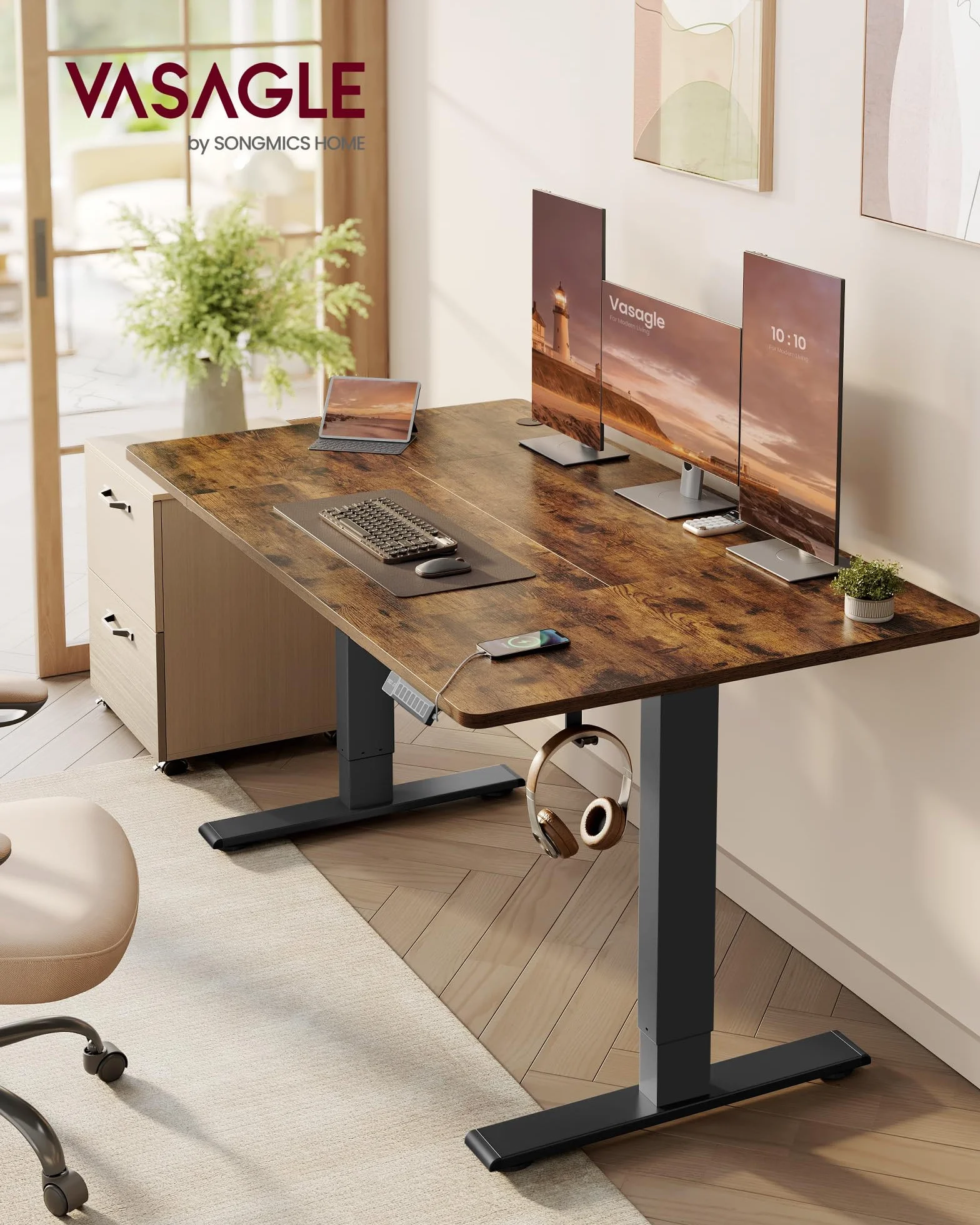 VASAGLE Escritorio Ajustable en Altura, 140 x 80 cm, Puerto USB-C, Estante para Regleta Eléctrica, Recordatorio de Sedentarismo, 3 Botones de Memoria, para Oficina, Marrón Rústico LSD144KD02