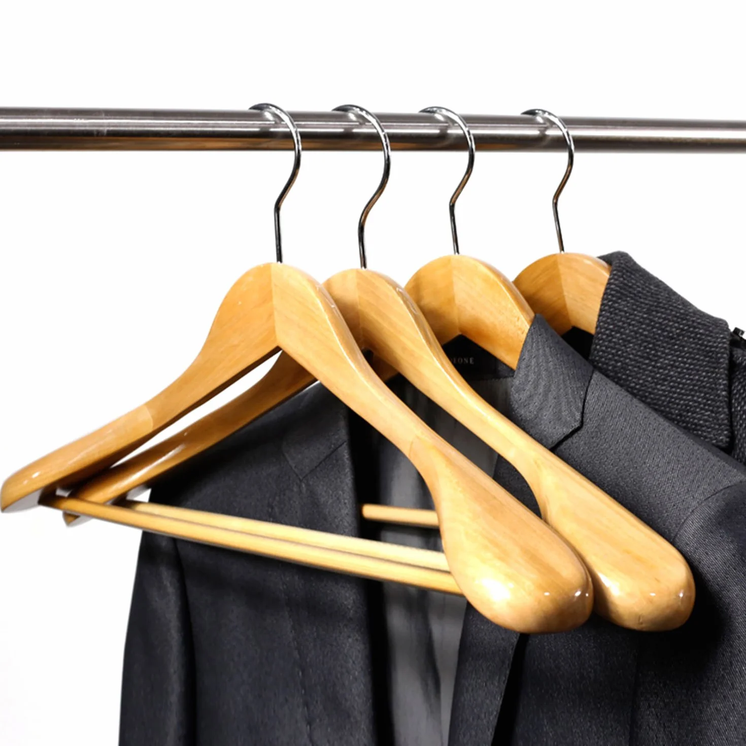 6 Perchas de Madera Con Barra de Pantalones Antideslizante - Naturaleza Perchas Para Abrigos, Trajes (Hombros Extra Anchos)