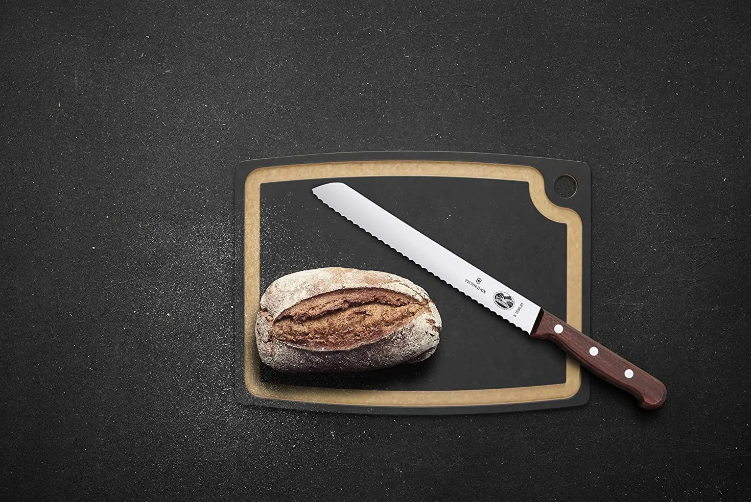Victorinox Wood, cuchillo profesional para pan, filo dentado, hoja extra afilada, 21 cm, elegante mango de madera, acero inoxidable, marrón