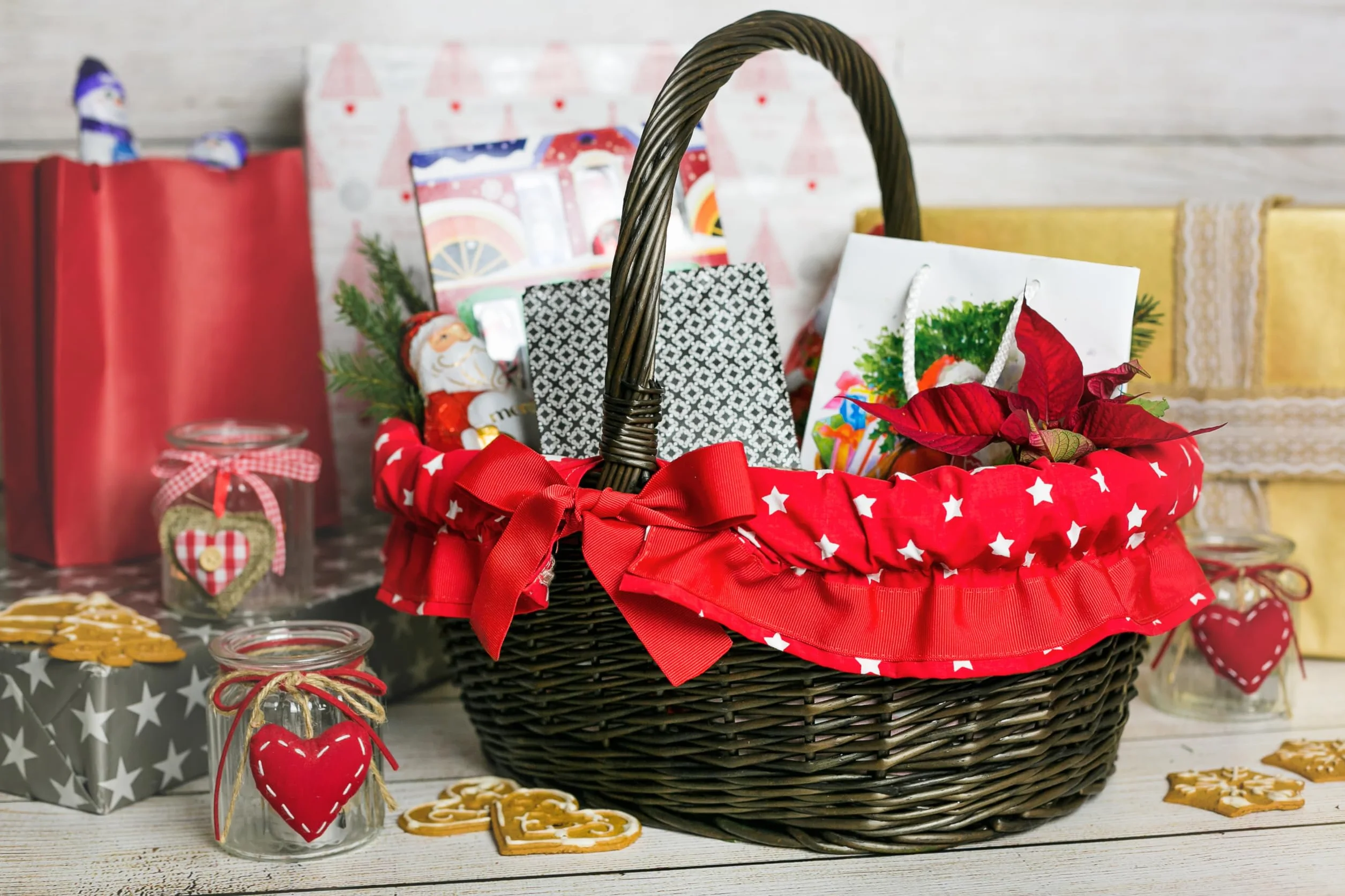 Expositor, cesta de mimbre con asa, cesta de mimbre góndola de la compra con una funda extraíble rojo marrón grisáceo estampado pequeñas estrellas blancos