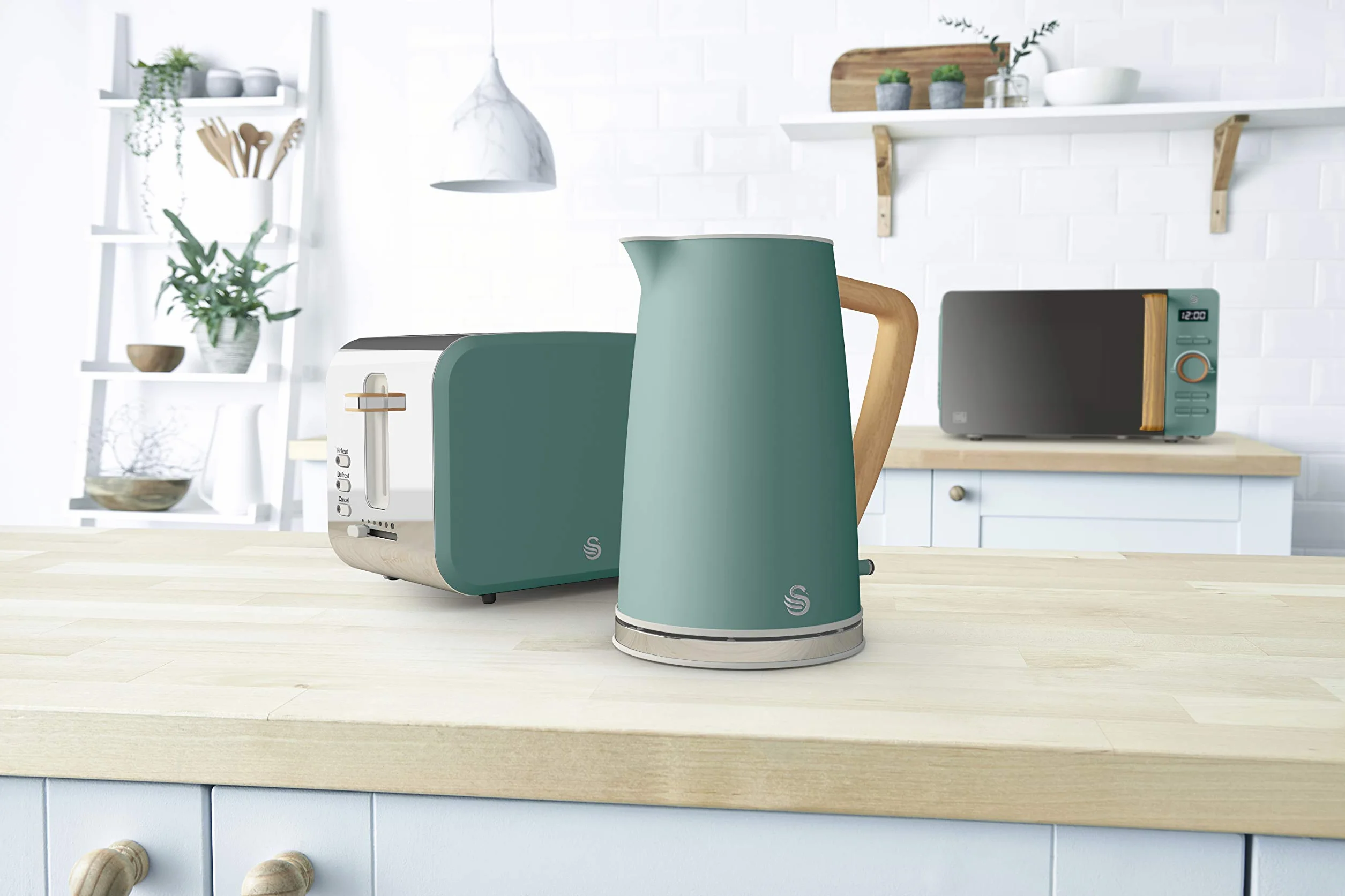 Swan Nordic Set Desayuno Hervidor de agua inalámbrico 1,7L 2200W, Tostadora Pan ranura ancha 2 rebanadas, 3 funciones, diseño moderno, efecto madera, verde