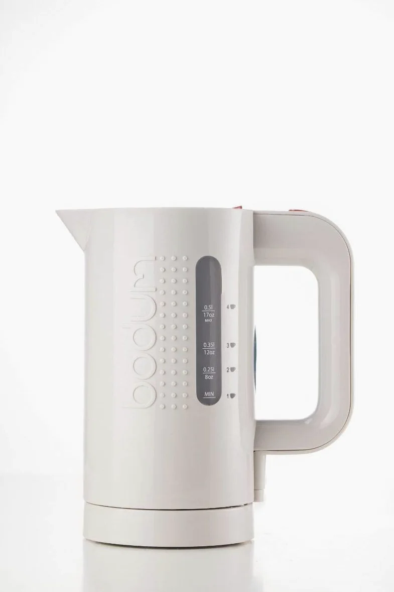 Bodum BISTRO - Hervidor de agua eléctrico, capacidad de 0,5 l, color blanco crema