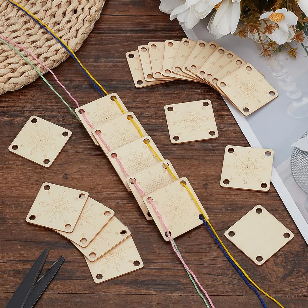 FINGERINSPIRE 24 tarjetas de tejido de madera para tableta, 4 agujeros, 39 mm, cuadradas, color almendra blanqueada, tablero de telar de madera, herramienta de tejido hecho a mano, suministro de
