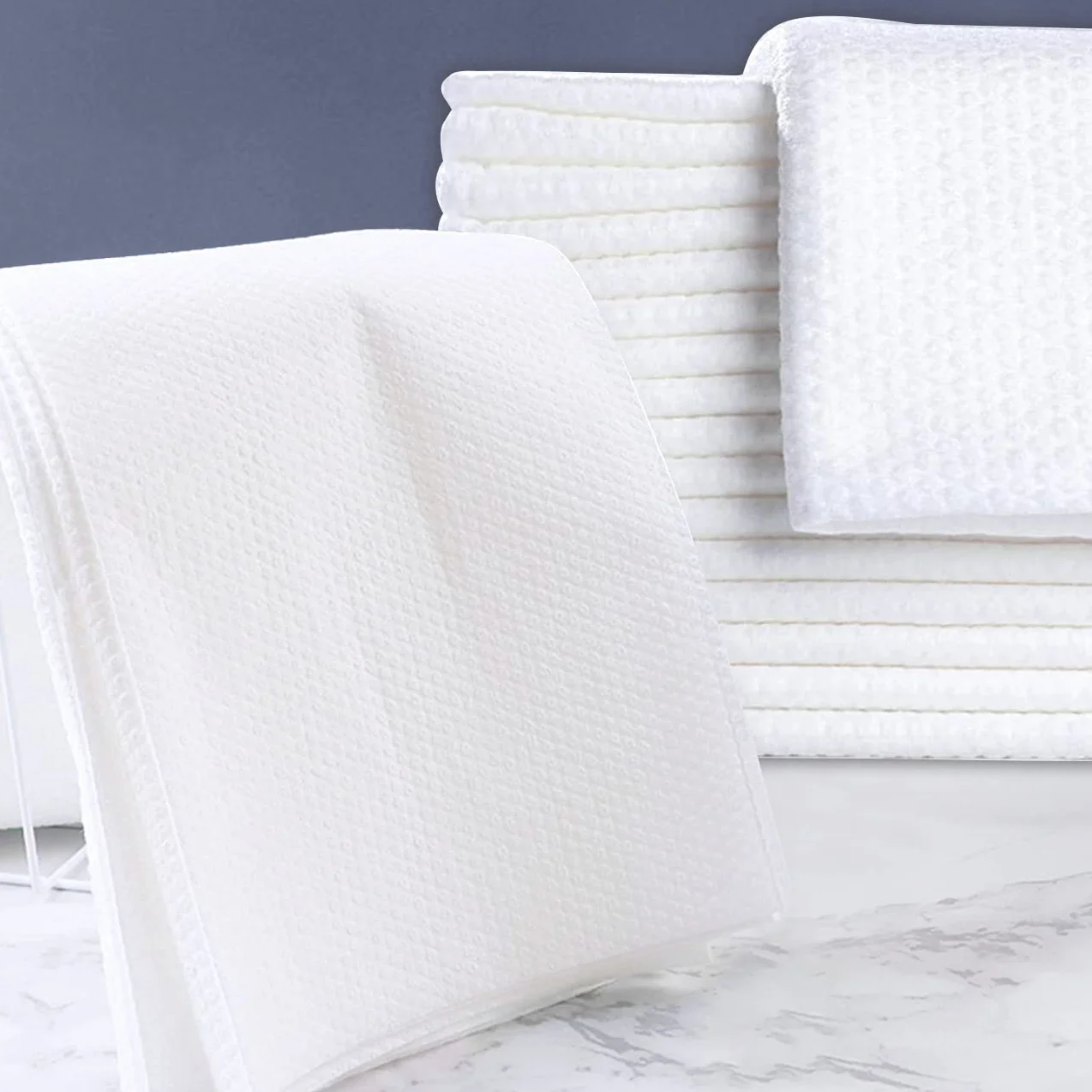 25pcs Toalla de Baño Desechable, 70 x 140cm Toallas De Ducha Desechables, Toalla Engrosada Desechable para Viajes Hoteles Campings Salones de Belleza SPA