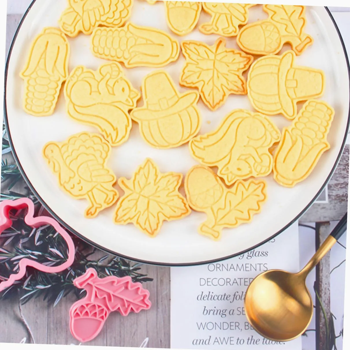 TOPBATHY 18 Piezas Cortadores De Galletas De Acción De Gracias Sello De Galleta De Acción De Gracias Molde Dulce Cortador De Forma De Galleta Moldes Para Galletas De Hojas Rosa Páginas