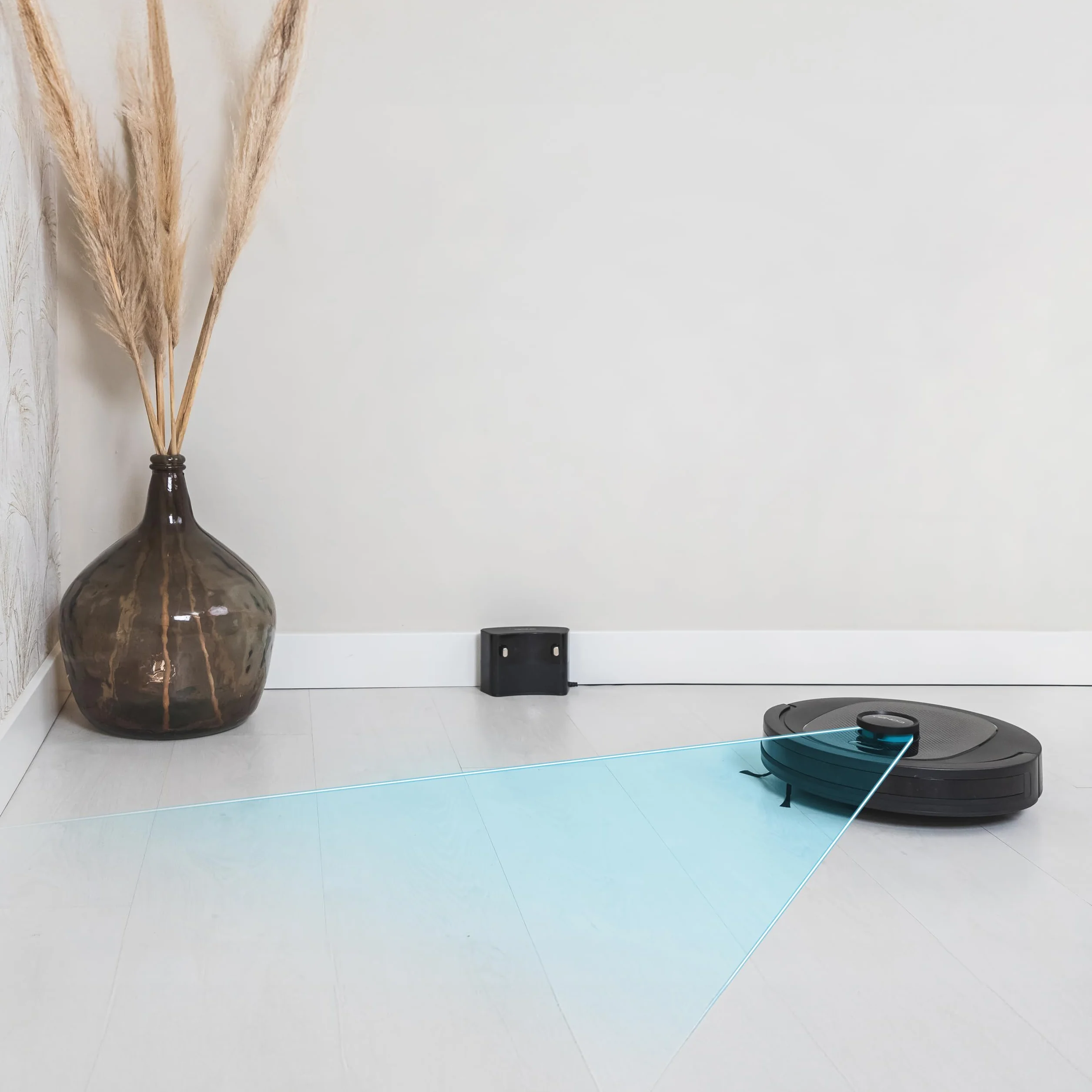 Cecotec Robot Aspirador y Friegasuelos Conga 8490 Ultimate Ultra Power. Navegación Láser, App, Barre, Aspira, Friega y Pasa la Mopa, 7000 Pa, hasta 170 Min Autonomía, Cepillo Central de Silicona