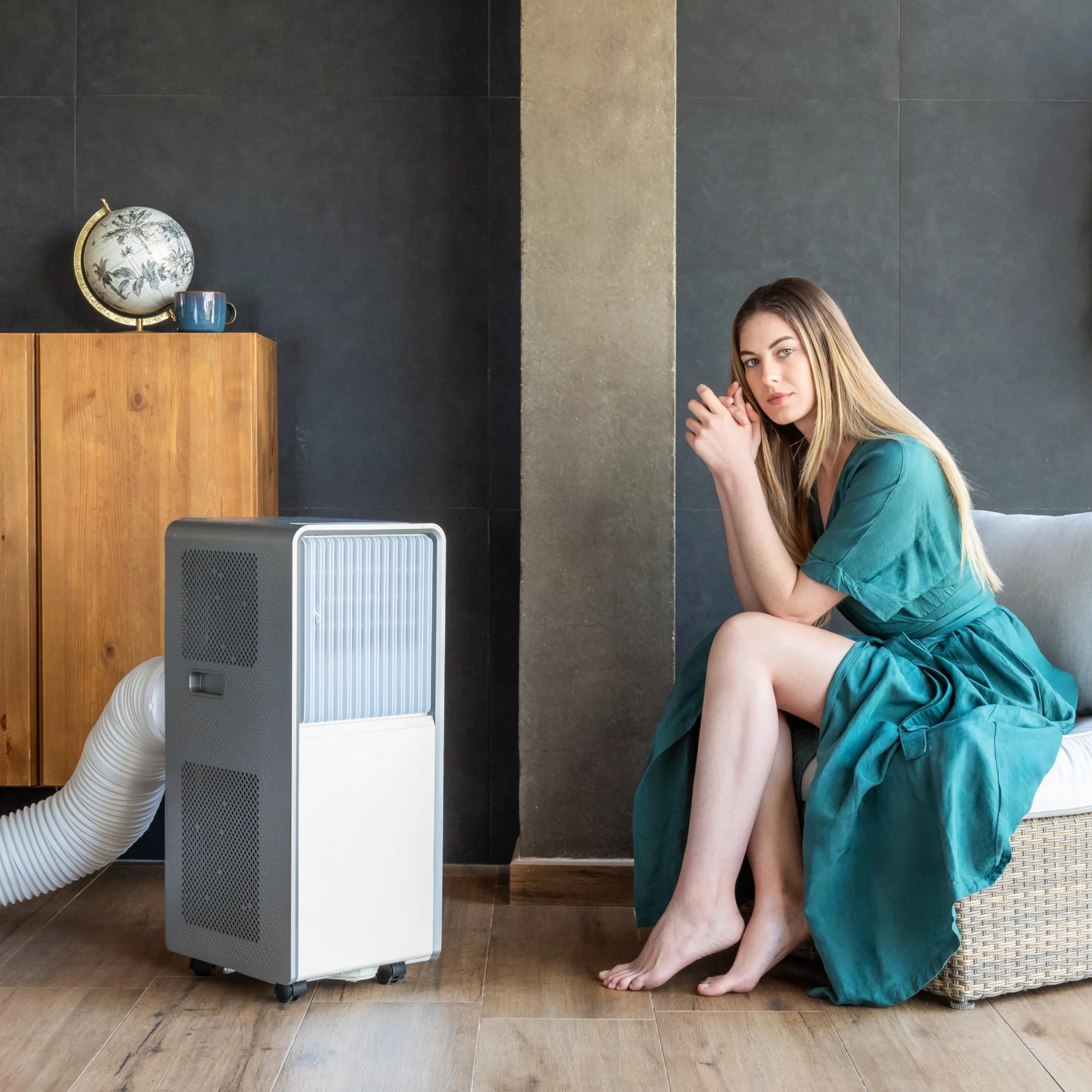 Cecotec Aire Acondicionado Portátil con Mando y Bomba de Calor ForceClima 12650 Style Heating. 12000 BTU, Pantalla LED, Táctil, 5 Modos, 2 Velocidades, Deshumidificador, Temporizador, 28m2