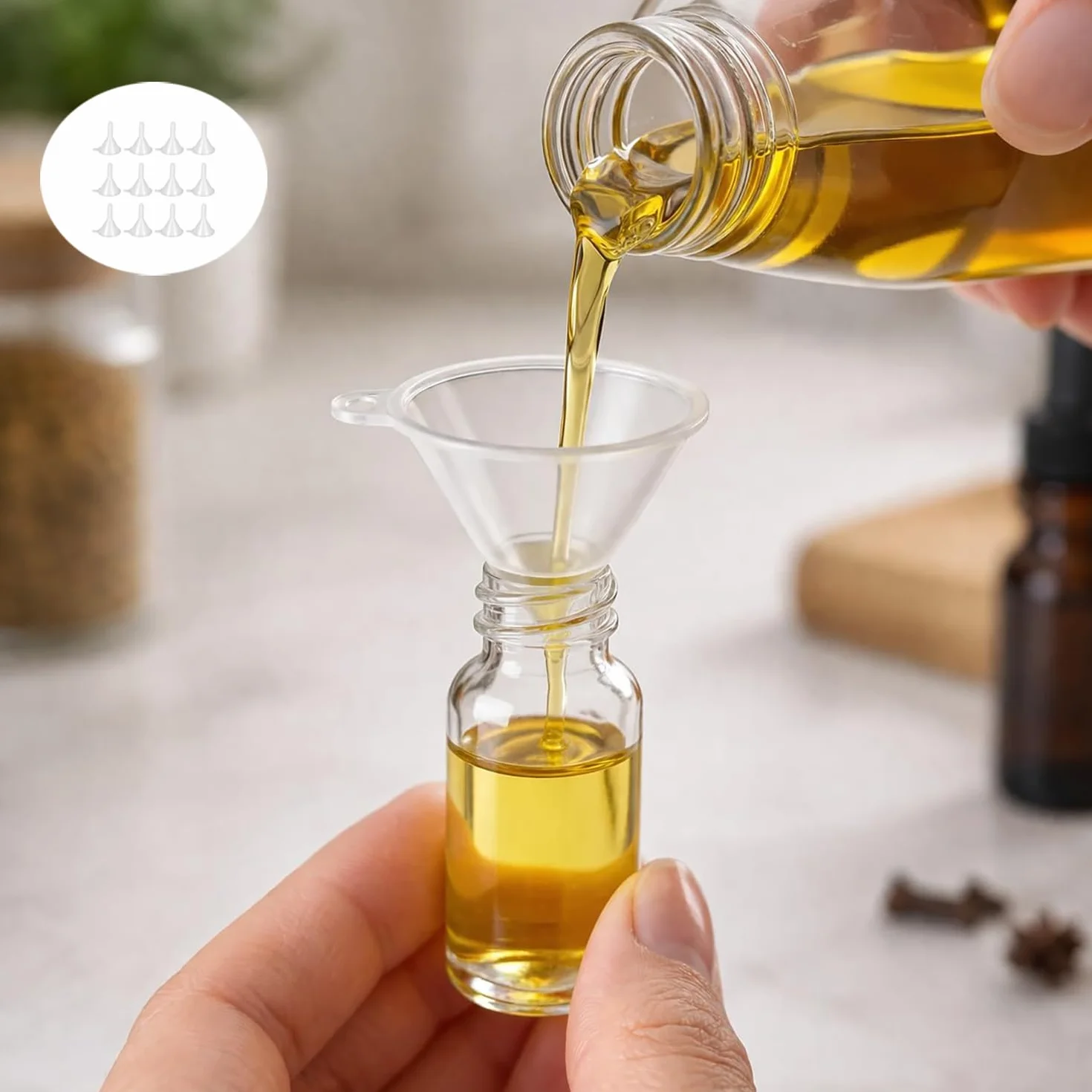 Mini Embudos,12 PCS Embudos de Plástico para Llenar Botellas o Recipientes,Minibotellas,Aceites Esenciales,Perfumes,Especias y Frascos de Laboratorio