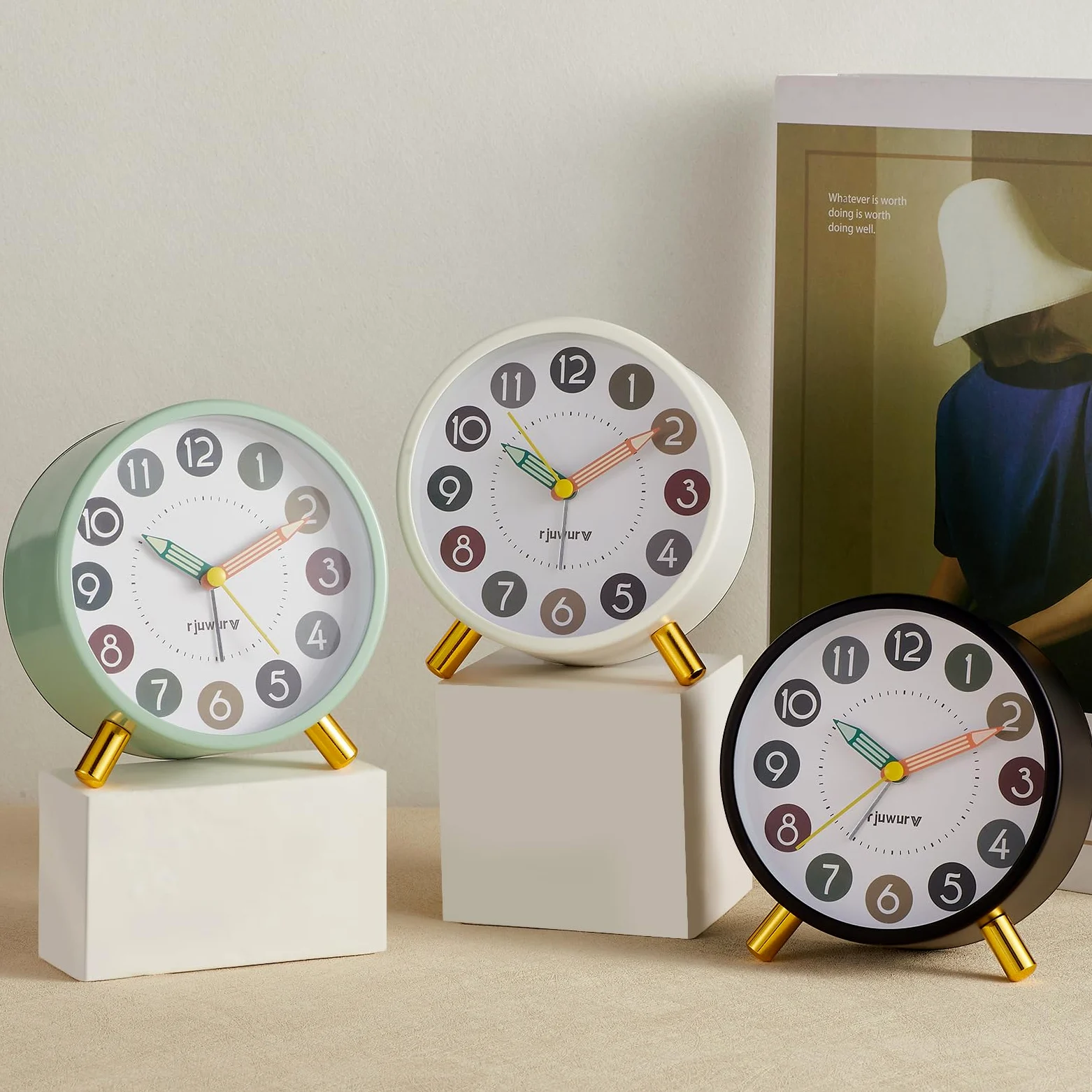 rjuwurv Reloj despertador de metal súper silencioso, reloj despertador de escritorio, reloj despertador para dormitorio, reloj despertador de interés infantil (negro)