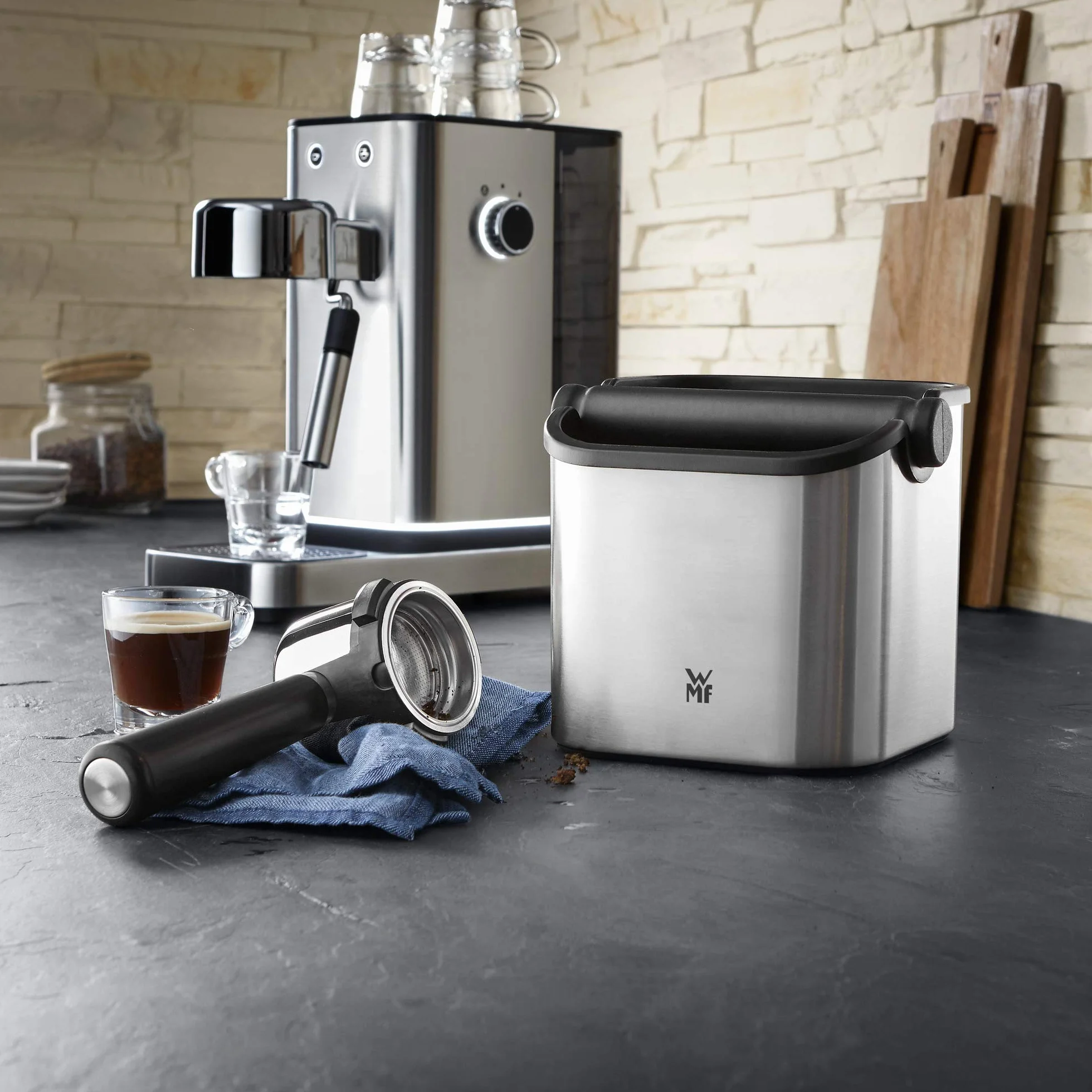 WMF Lumero - Knock Box para posos de café recubrimiento de acero inoxidable Cromargan, reducción de ruido, silicona antideslizante, compacto, cajetilla plástico, fácil limpieza
