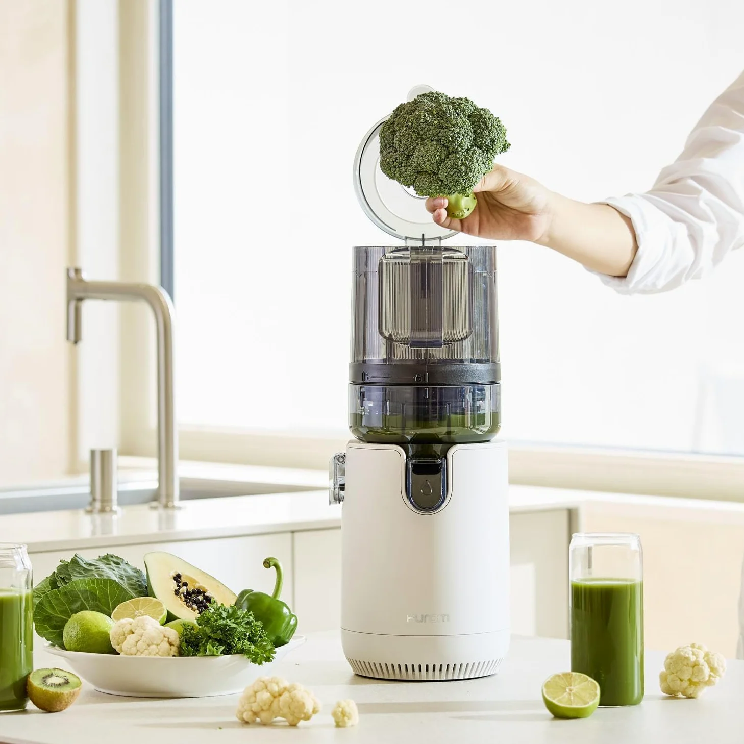 Hurom E50ST - Extractor de jugo eléctrico para verduras y frutas (1,6 L, función extractora automática de zumo, libre de BPA, 150 W)