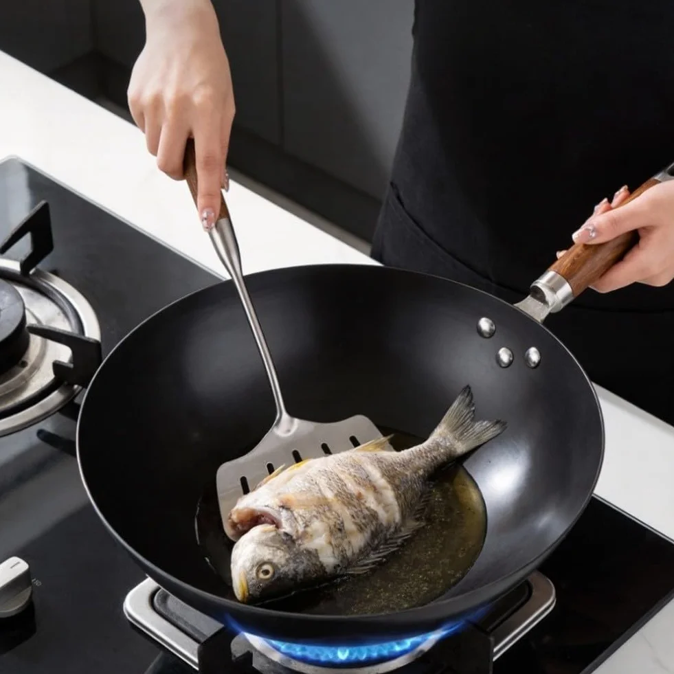 Juego de utensilios de cocina de acero inoxidable 316L, mango ergonómico de madera, espátula resistente al calor, cuchara ranurada para volteador para freír, freír, pescado