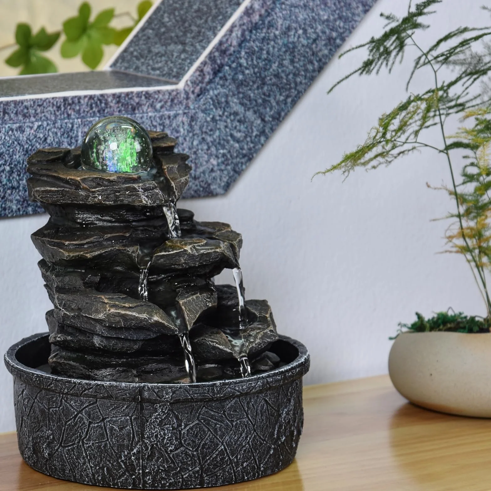 Fuente de poliresina ZenLight Little Rock, marrón oscuro, 20 x 20 x 23 cm