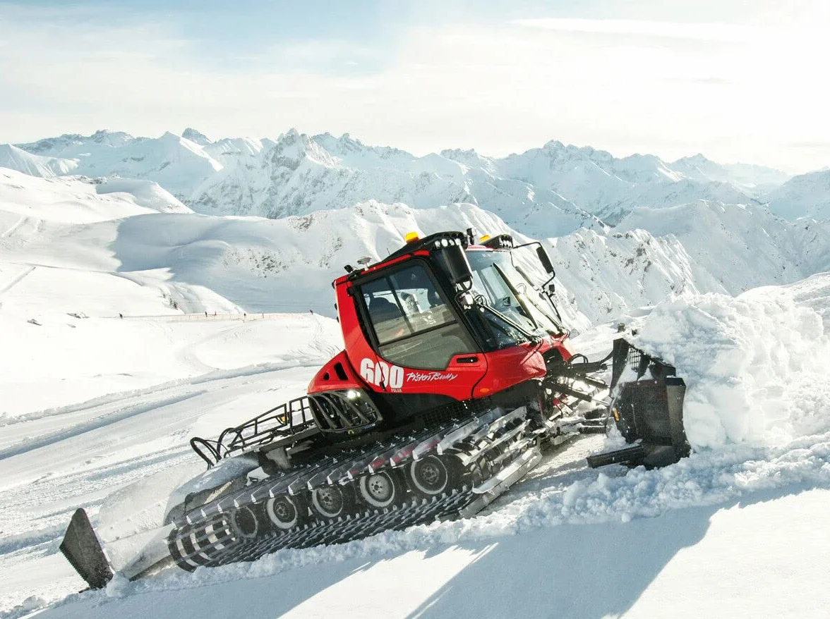 Jagerndorfer - Pistenbully Level Red 1:43