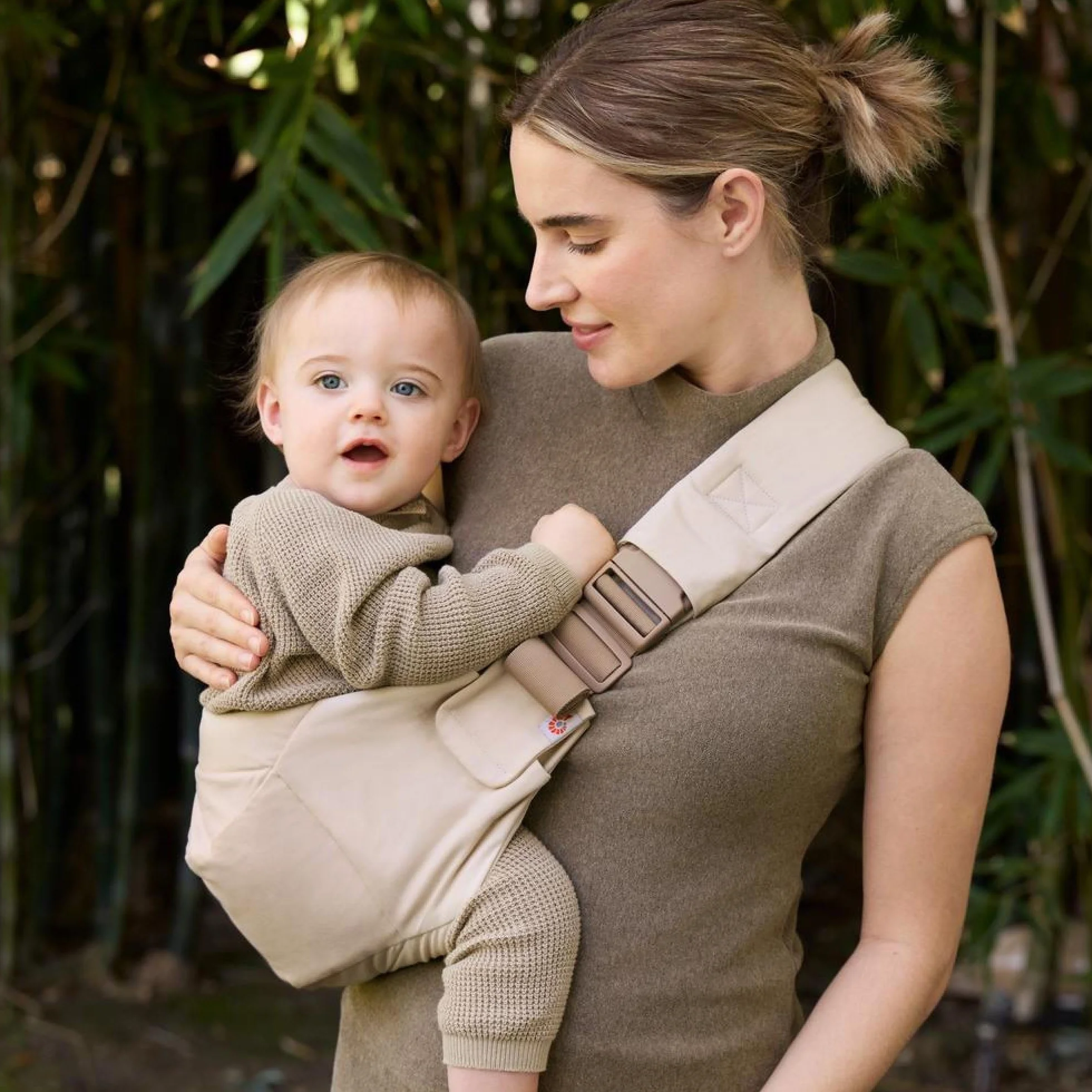 Ergobaby Upsie Sling Mochila Portabebés Ergonómica 6 Meses 7,7-20,4 kg Natural Beige