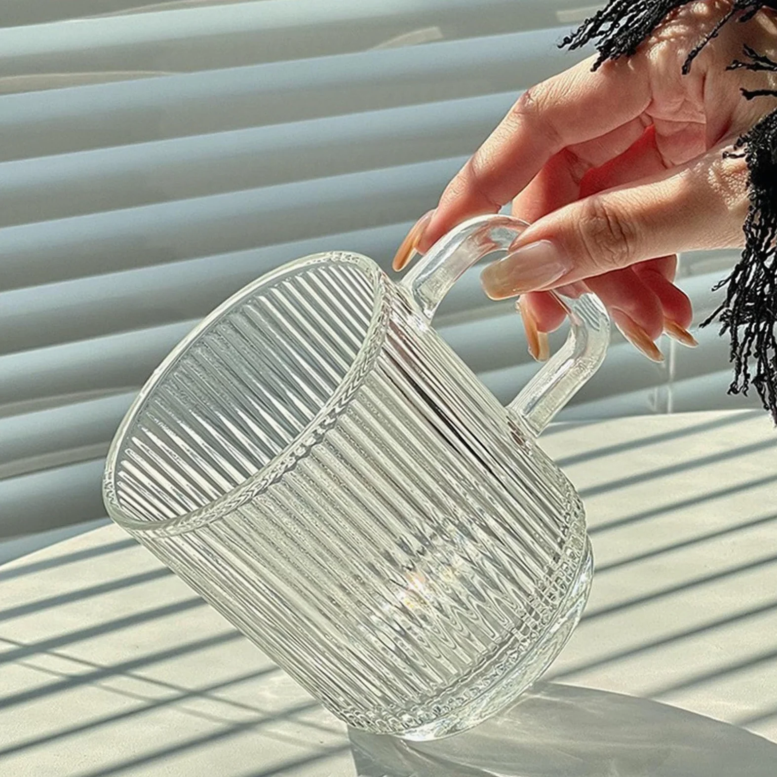 Paquete de 6 Tazas de café de Vidrio de 340 ml, Tazas de té clásicas con Rayas Verticales y asa, Ideales para Bebidas frías y Calientes.
