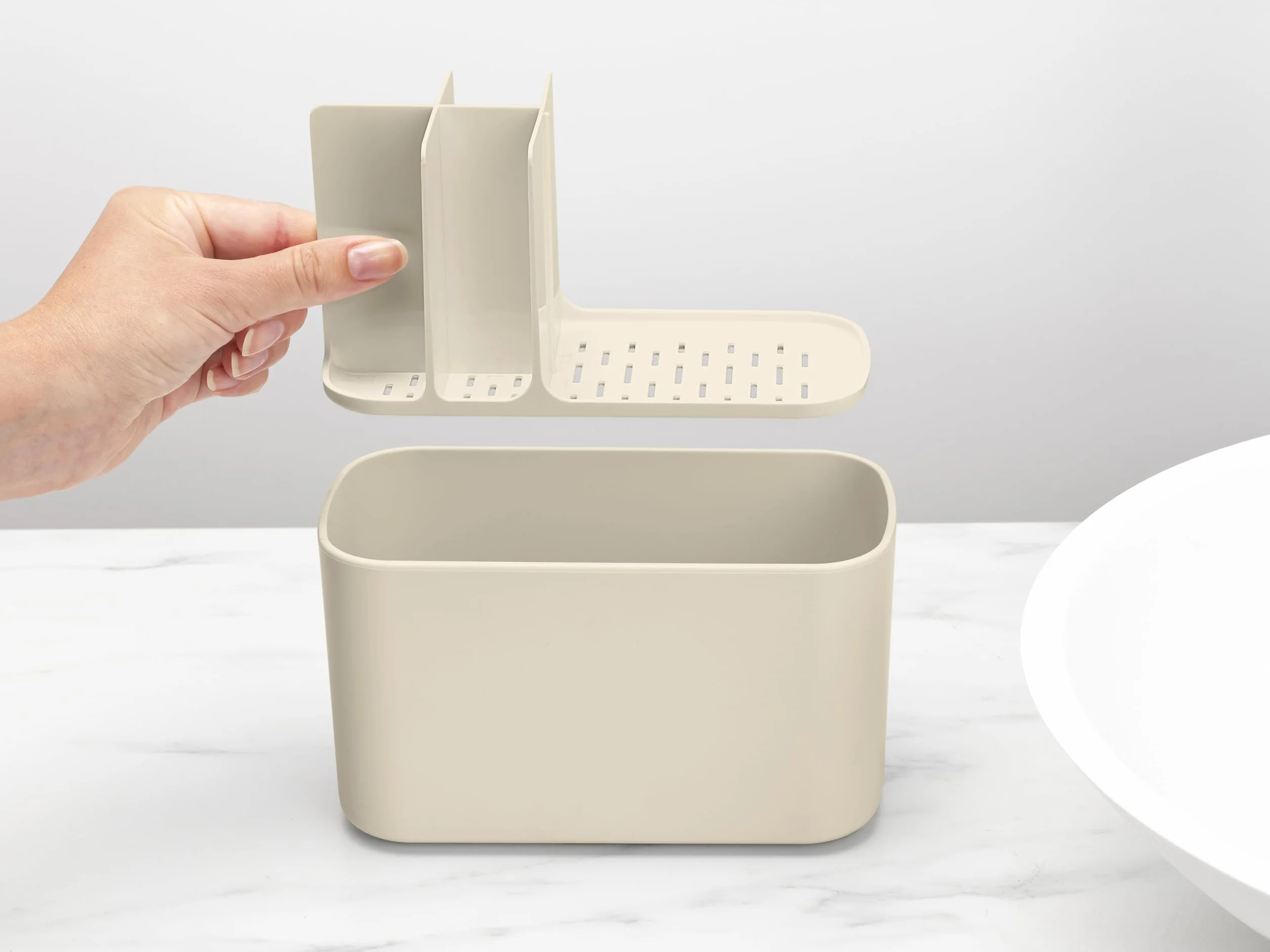 Brabantia - ReNew Organizador para el Baño - Organizador para el Lavabo - Apto como Portacepillos de Dientes - No Raya - Fácil de Limpiar - Resistente a la Corrosión - Soft Beige - 19,7 x 9,8 x 11 cm