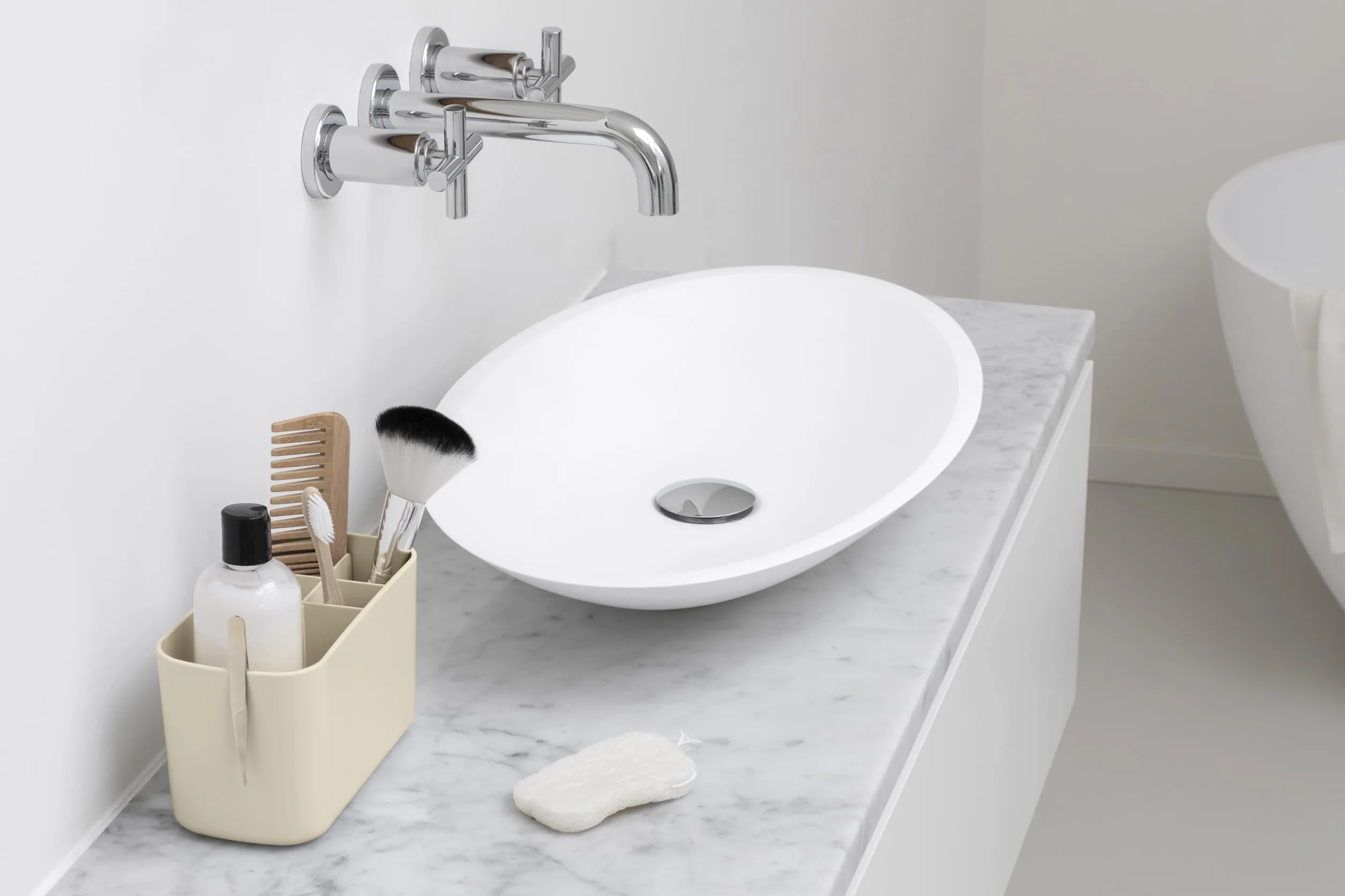 Brabantia - ReNew Organizador para el Baño - Organizador para el Lavabo - Apto como Portacepillos de Dientes - No Raya - Fácil de Limpiar - Resistente a la Corrosión - Soft Beige - 19,7 x 9,8 x 11 cm