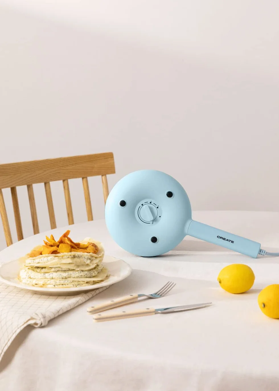 CREATE/CREPE MAKER/Máquina de crepes eléctrica Azul/Placa antiadherente Ø21cm, 600W, sin aceites, base antideslizante, diseño retro