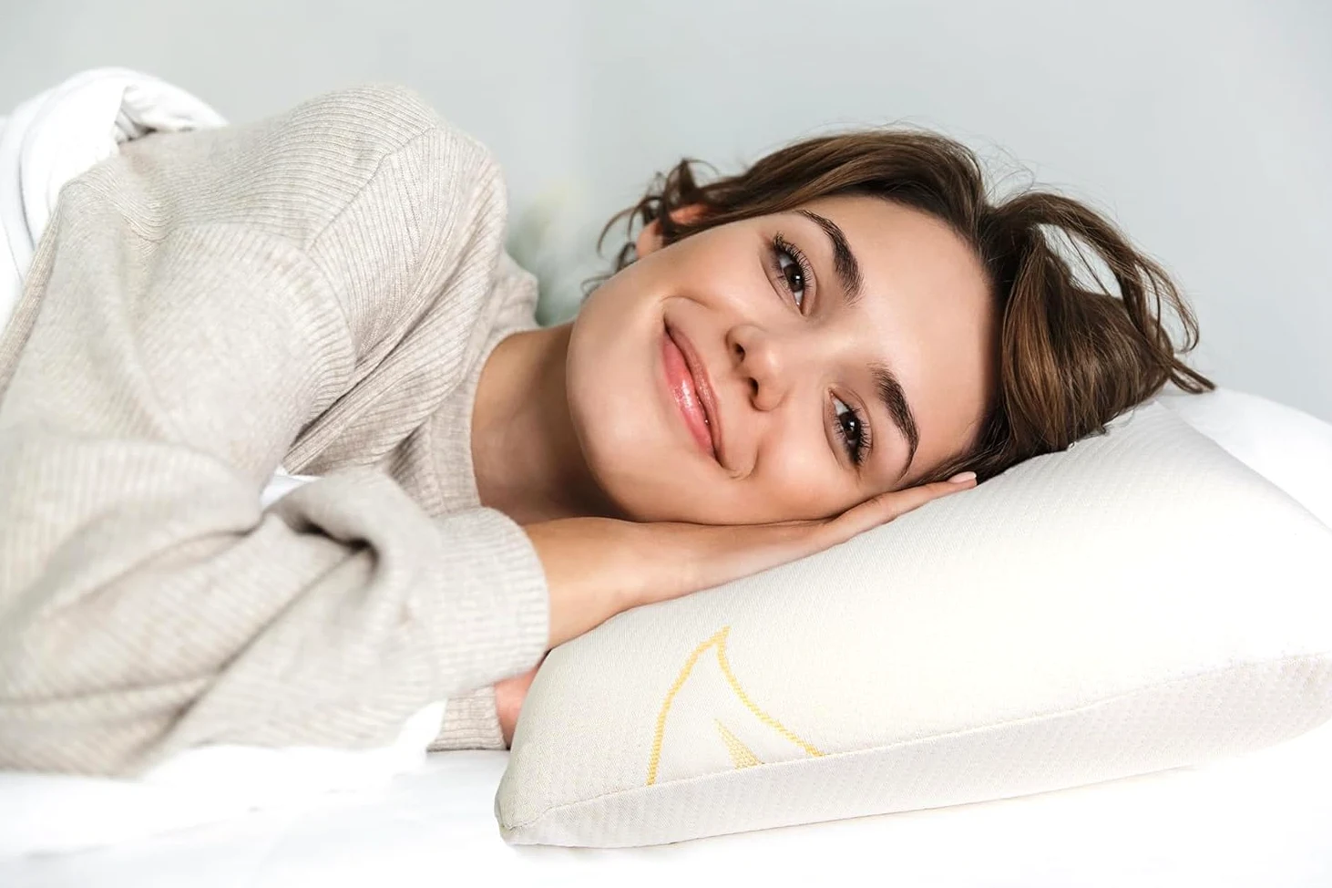 Suave Luna Almohada con memoria de forma Aloe Vera | 70 x 40 cm - Belnou