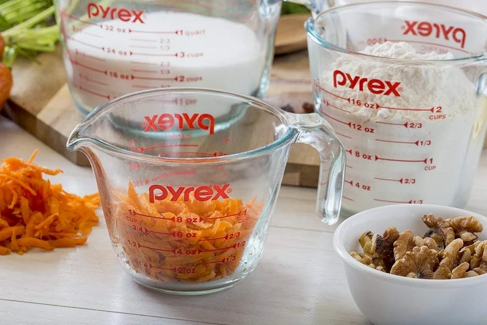 Pyrex Essentials - Juego de 3 tazas medidoras de vidrio (1, 2 y 4 tazas) para preparar, hornear y cocinar, horno precalentado, lavavajillas, congelador y microondas