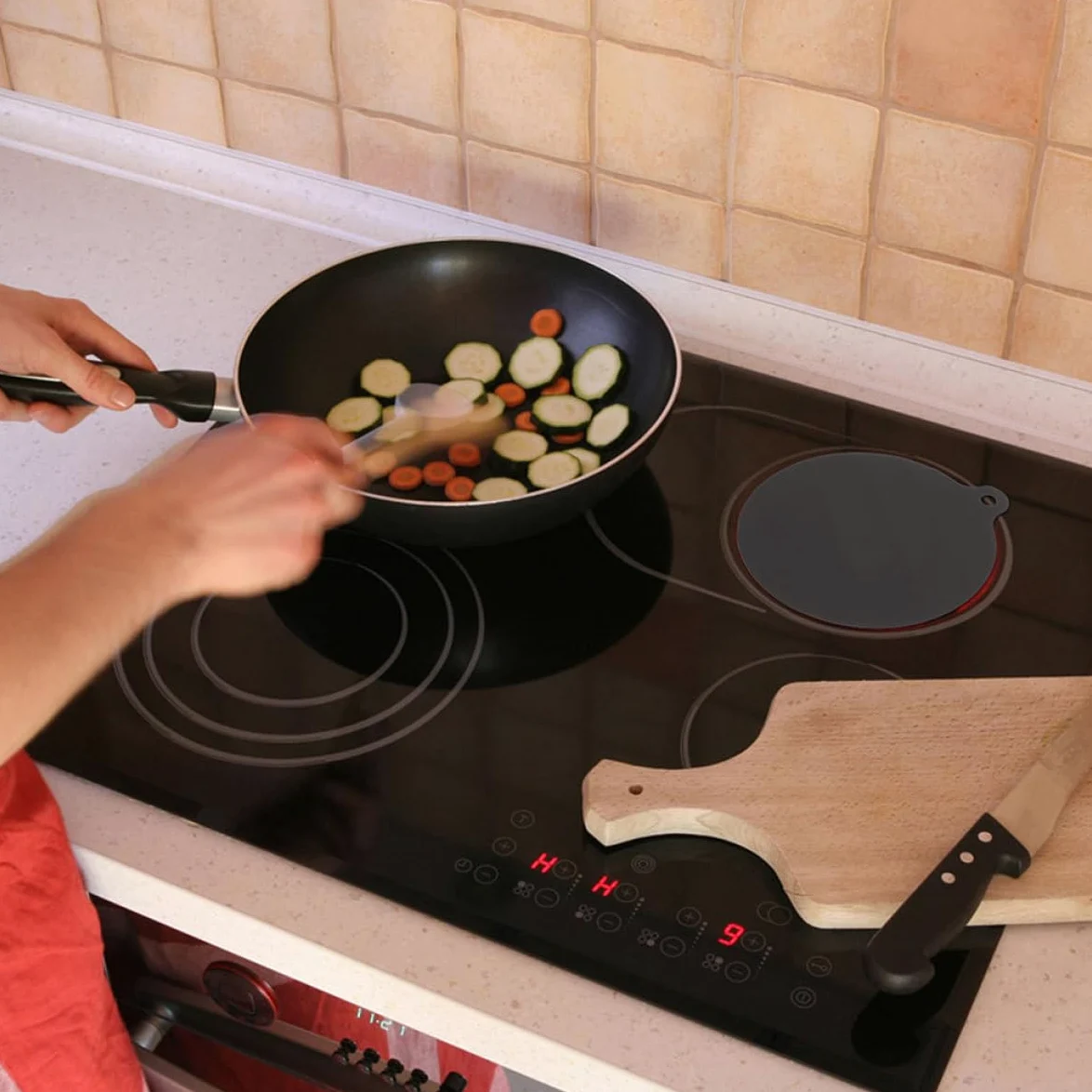 CALLARON Alfombrilla Protectora para Placa de Inducción 180x210mm de Silicona Resistente al Calor Antideslizante Negra para Cocina y Encimera, Esterilla para Hornear y Protección
