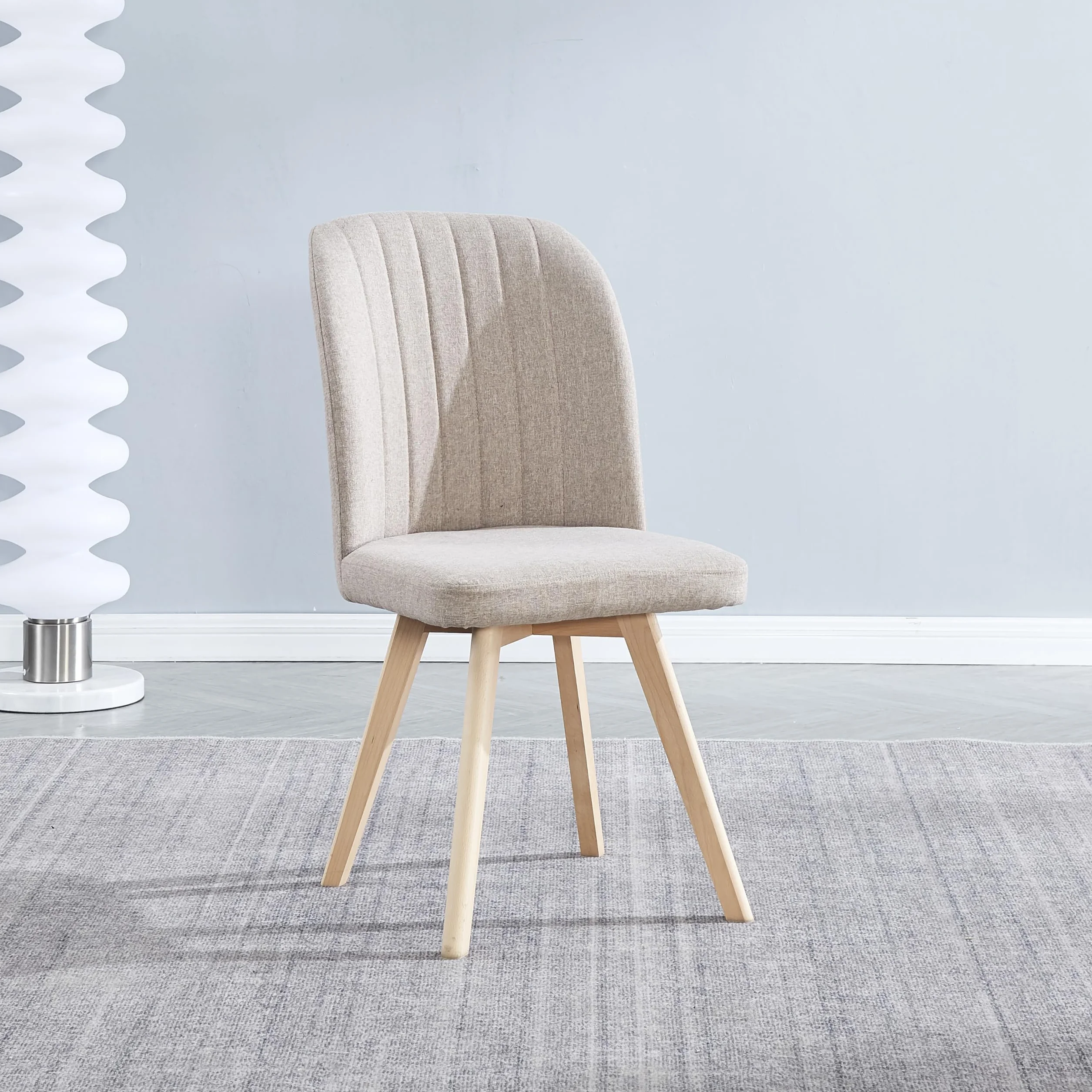 M1C - Pack 4 Sillas Xara, Sillas de Comedor Estilo Moderno, Ergonómicas, Asiento y Respaldo Tapizados, Patas en Madera de Pino (Beige)